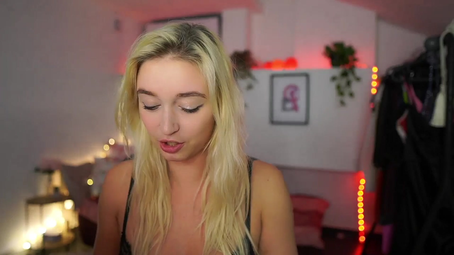 Gallery image thumbnail from Alexis__Texas's myfreecams stream on, 11/15/2024, 24:01 image 6 of 20