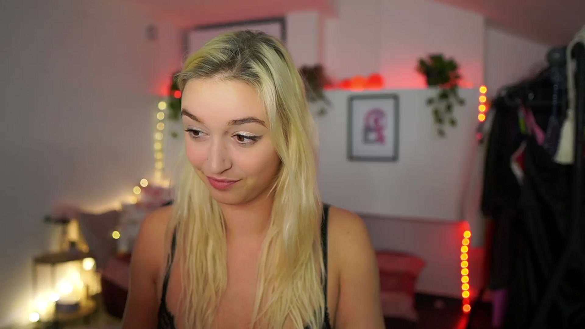 Gallery image thumbnail from Alexis__Texas's myfreecams stream on, 11/15/2024, 24:01 image 15 of 20