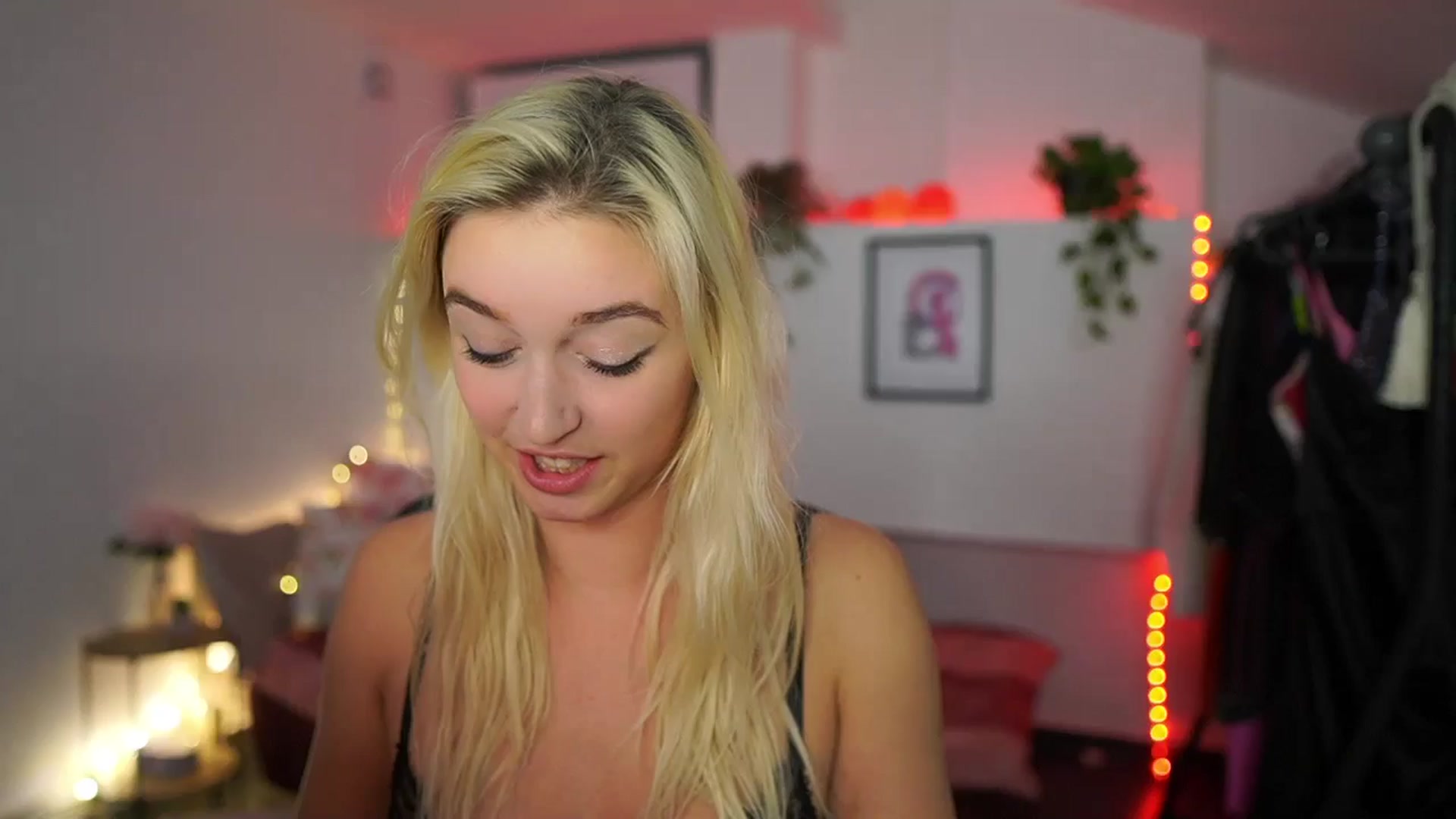 Gallery image thumbnail from Alexis__Texas's myfreecams stream on, 11/15/2024, 24:01 image 2 of 20
