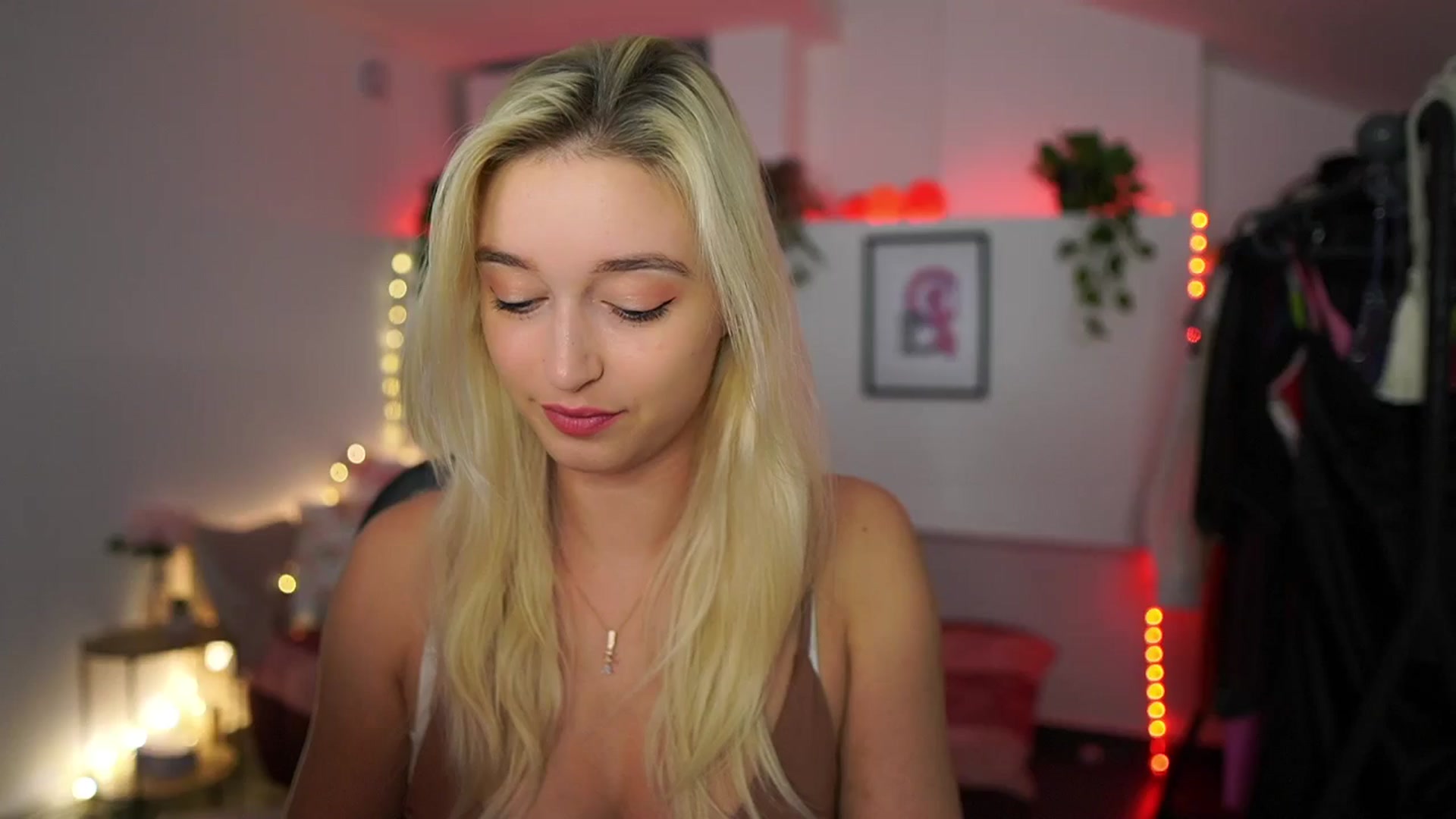 Gallery image thumbnail from Alexis__Texas's myfreecams stream on, 11/15/2024, 19:21 image 1 of 20