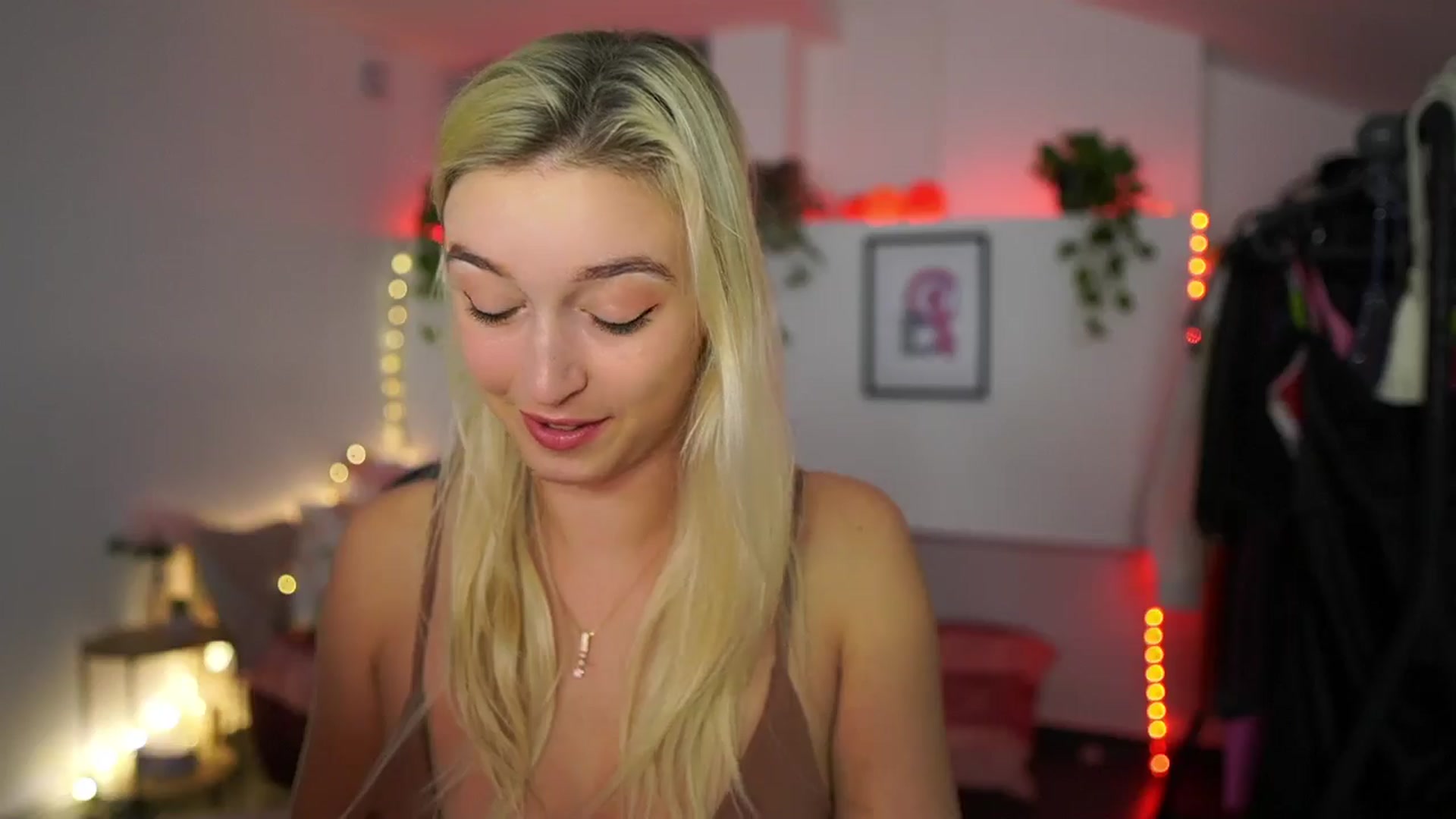 Gallery image thumbnail from Alexis__Texas's myfreecams stream on, 11/15/2024, 21:03 image 11 of 20