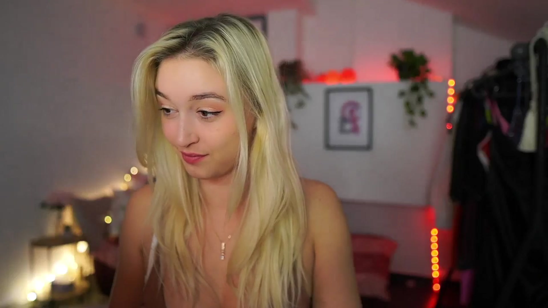 Gallery image thumbnail from Alexis__Texas's myfreecams stream on, 11/15/2024, 21:03 image 3 of 20