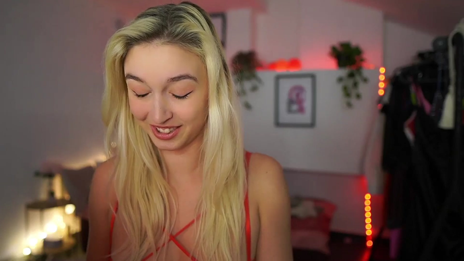 Gallery image thumbnail from Alexis__Texas's myfreecams stream on, 11/17/2024, 21:31 image 16 of 20