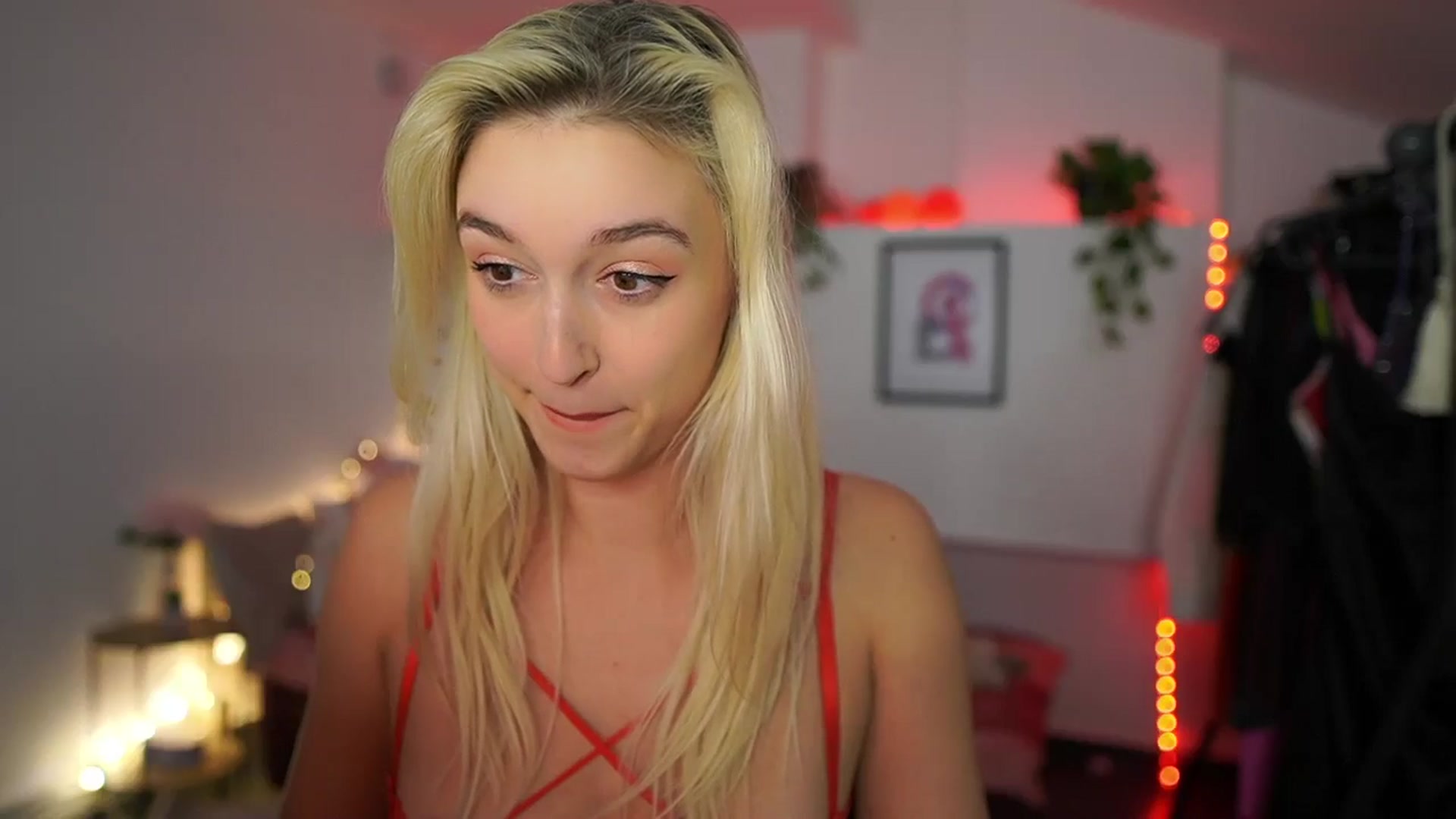 Gallery image thumbnail from Alexis__Texas's myfreecams stream on, 11/17/2024, 23:43 image 3 of 20