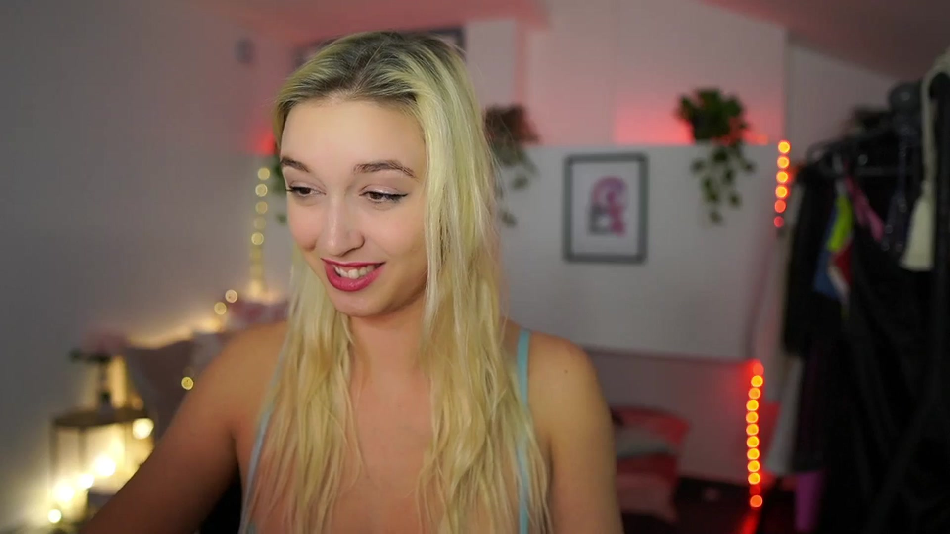 Gallery image thumbnail from Alexis__Texas's myfreecams stream on, 11/19/2024, 22:03 image 15 of 20