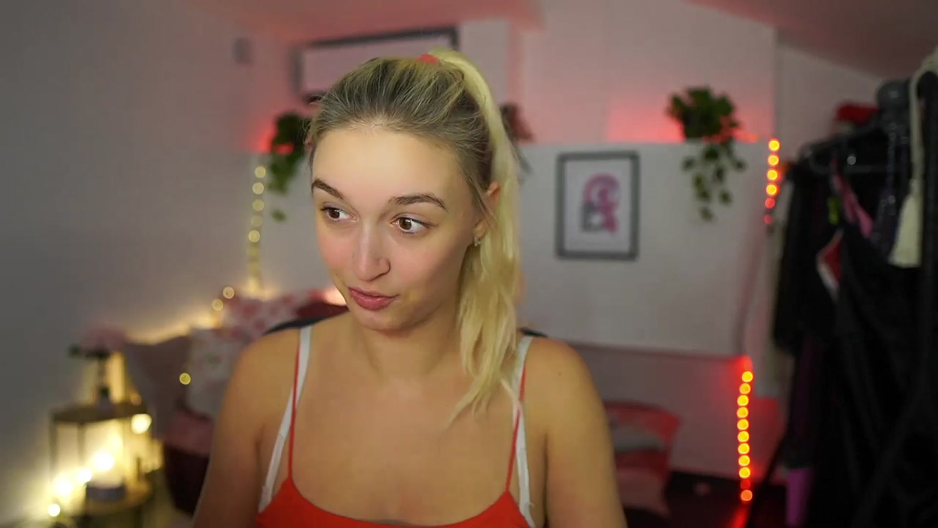 Gallery image thumbnail from Alexis__Texas's myfreecams stream on, 11/21/2024, 24:51 image 10 of 20
