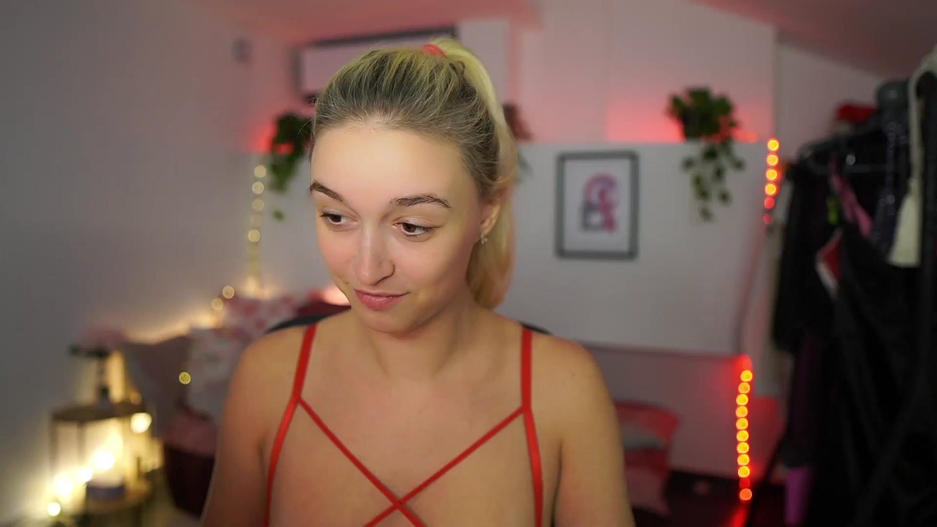 Gallery image thumbnail from Alexis__Texas's myfreecams stream on, 11/21/2024, 24:51 image 12 of 20