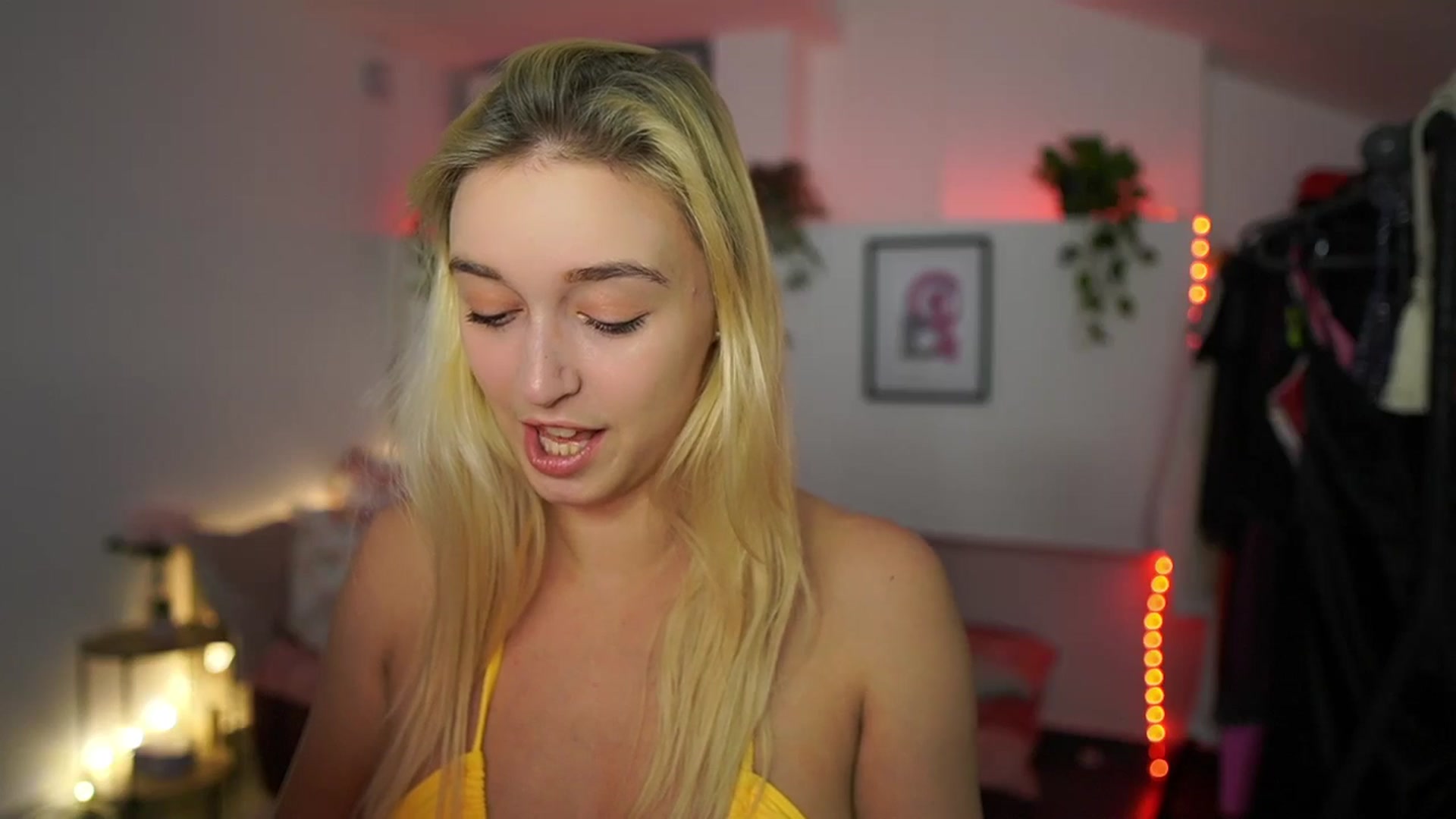 Gallery image thumbnail from Alexis__Texas's myfreecams stream on, 11/22/2024, 20:58 image 15 of 20