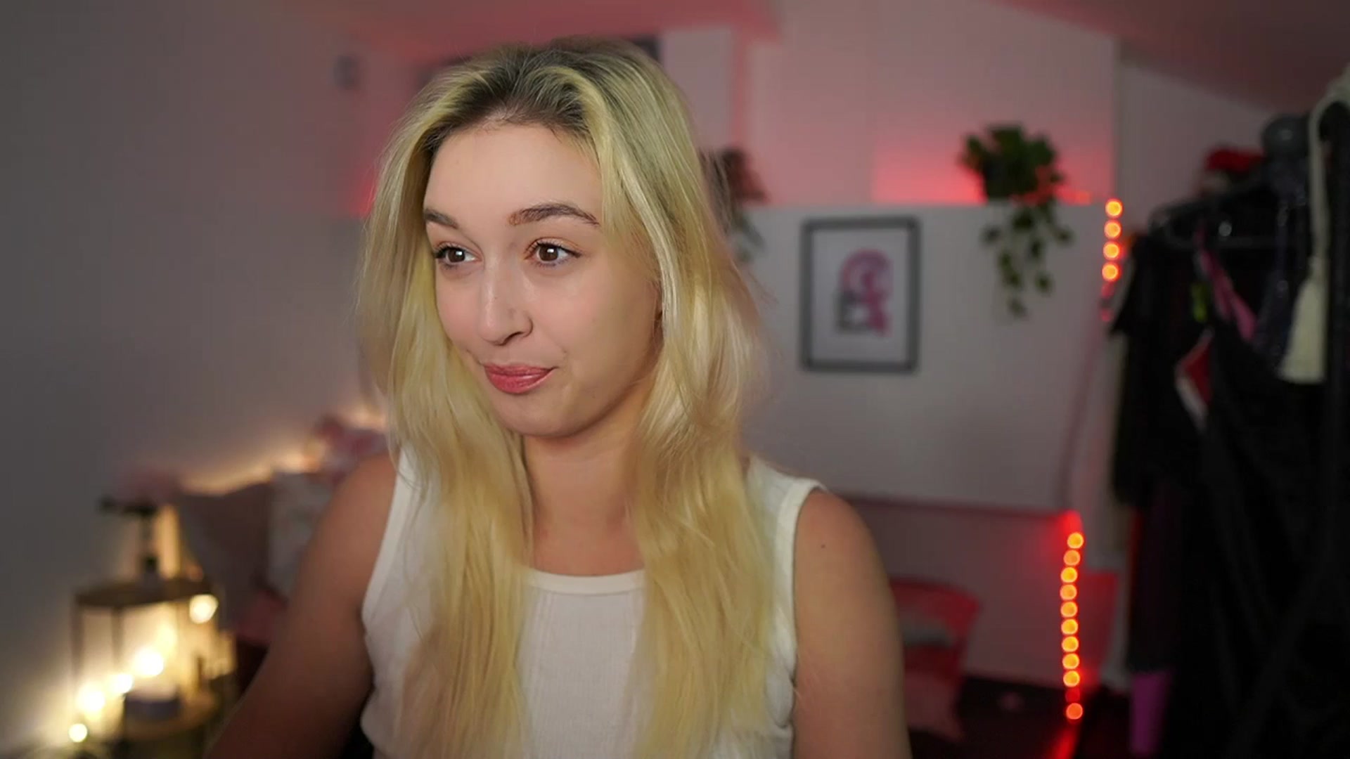 Gallery image thumbnail from Alexis__Texas's myfreecams stream on, 11/22/2024, 20:58 image 1 of 20