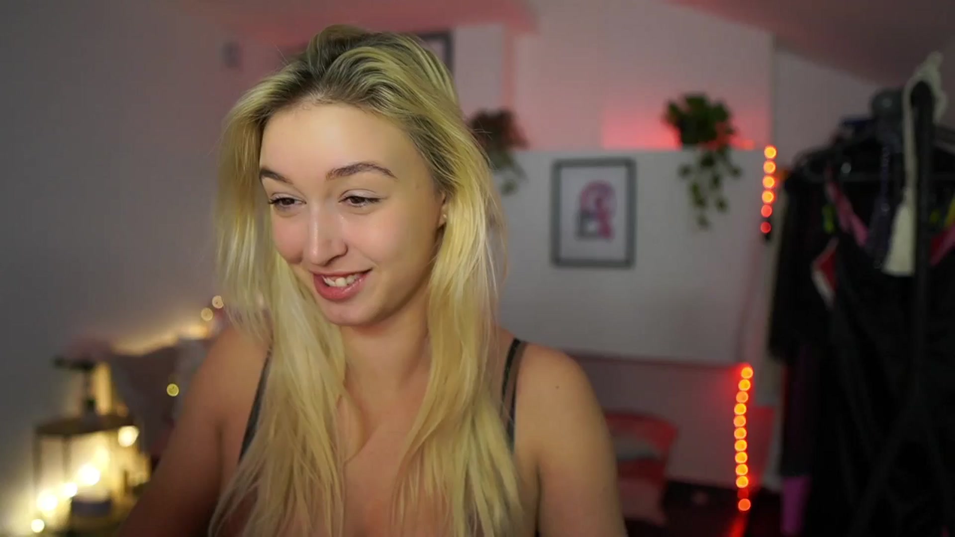 Gallery image thumbnail from Alexis__Texas's myfreecams stream on, 11/23/2024, 14:51 image 1 of 20