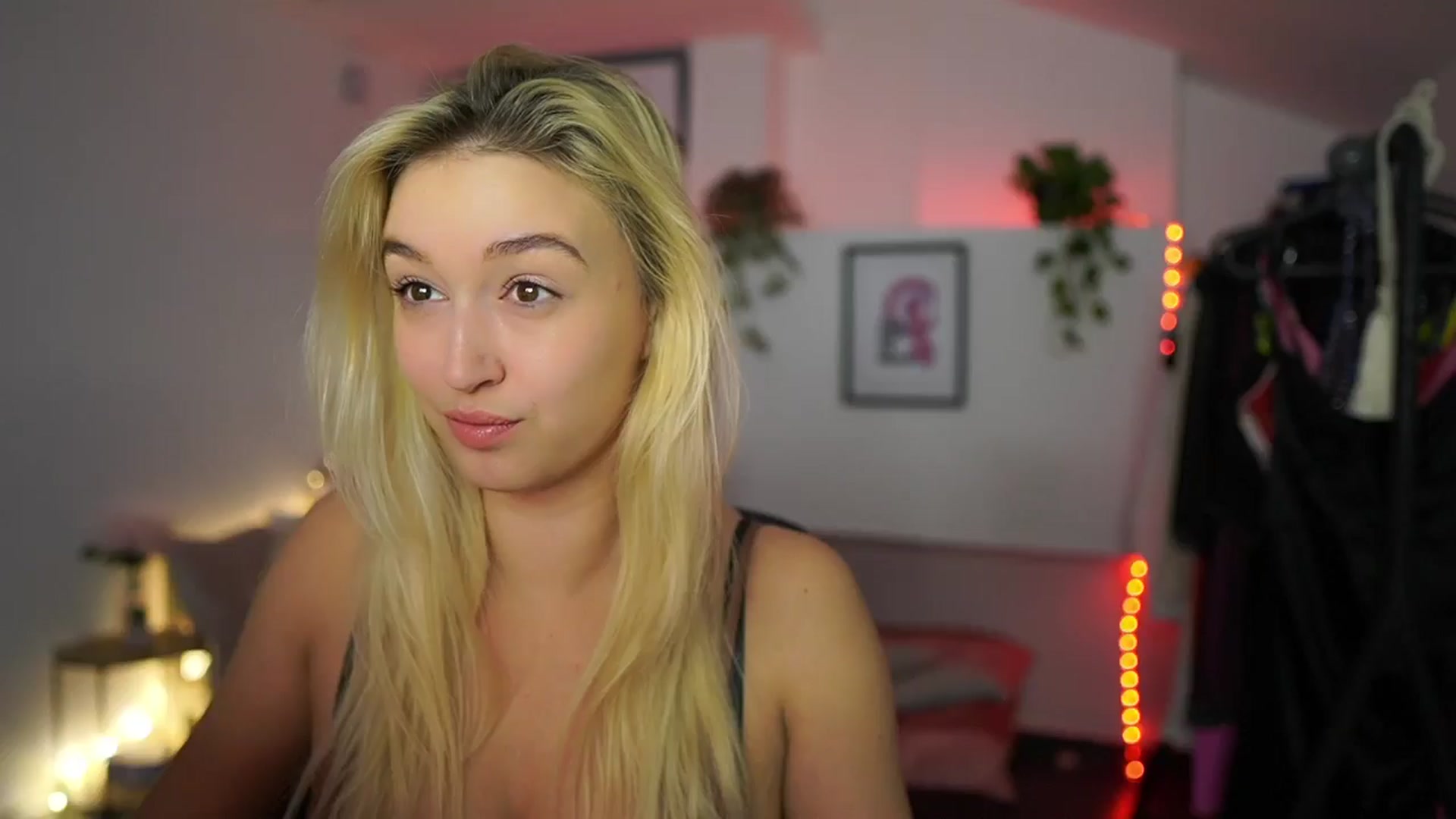 Gallery image thumbnail from Alexis__Texas's myfreecams stream on, 11/23/2024, 14:51 image 6 of 20