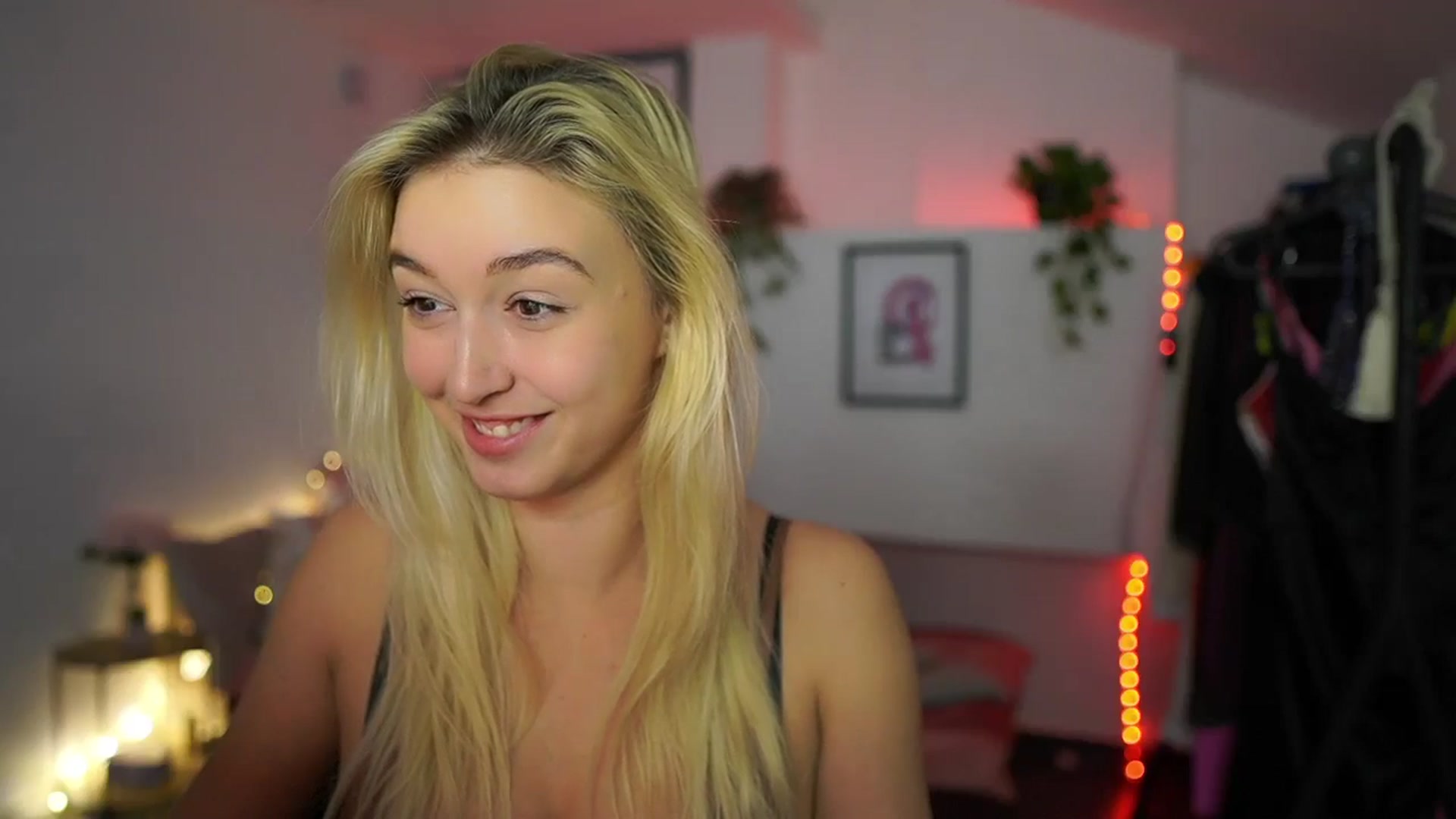 Gallery image thumbnail from Alexis__Texas's myfreecams stream on, 11/23/2024, 14:51 image 5 of 20