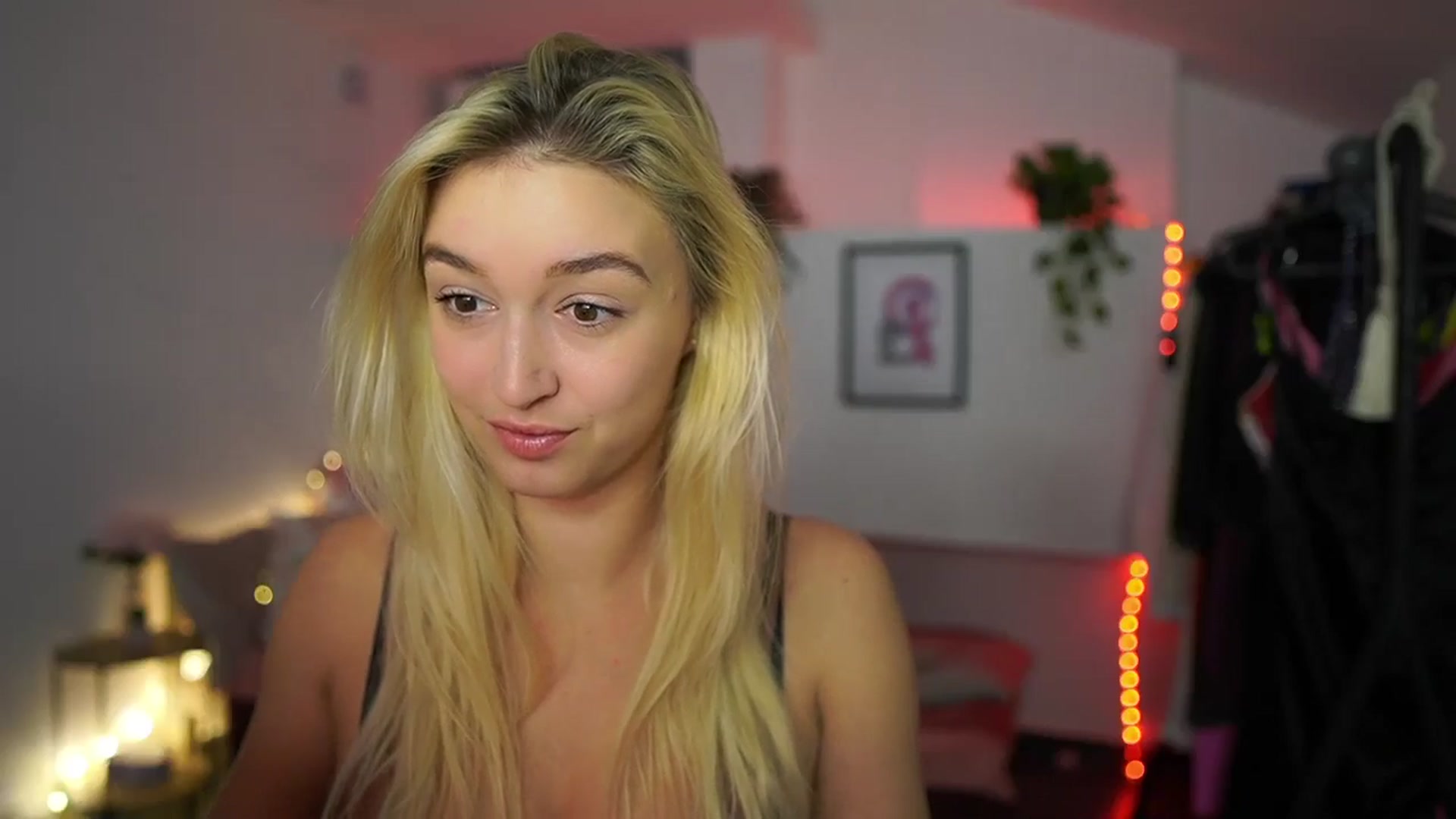 Gallery image thumbnail from Alexis__Texas's myfreecams stream on, 11/23/2024, 14:51 image 2 of 20