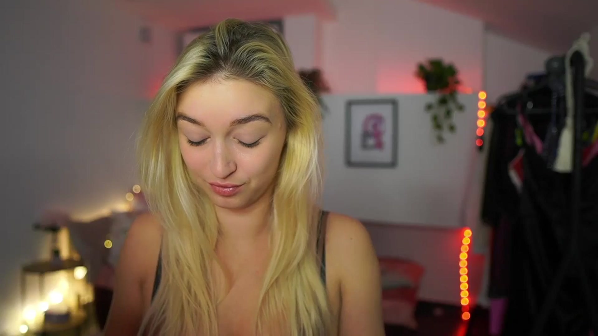 Gallery image thumbnail from Alexis__Texas's myfreecams stream on, 11/23/2024, 14:51 image 3 of 20