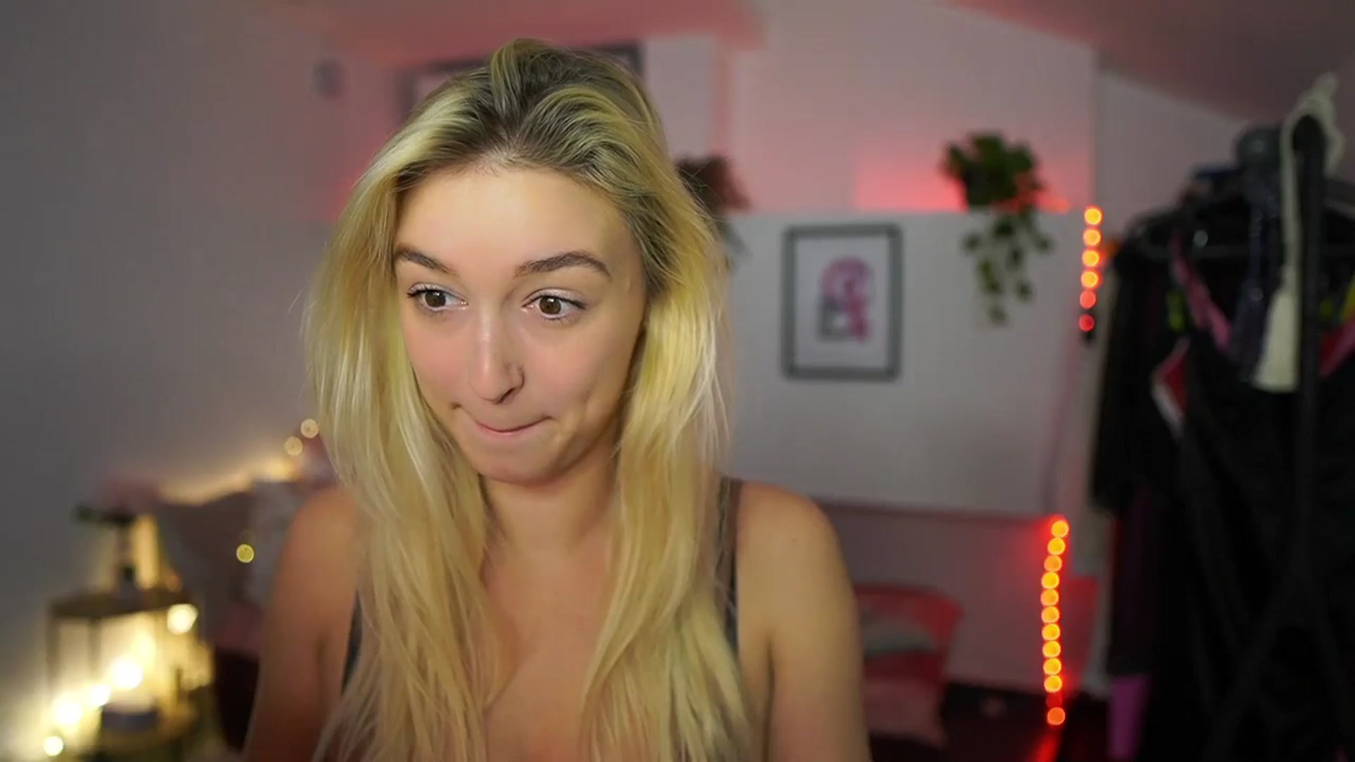 Gallery image thumbnail from Alexis__Texas's myfreecams stream on, 11/23/2024, 14:51 image 4 of 20