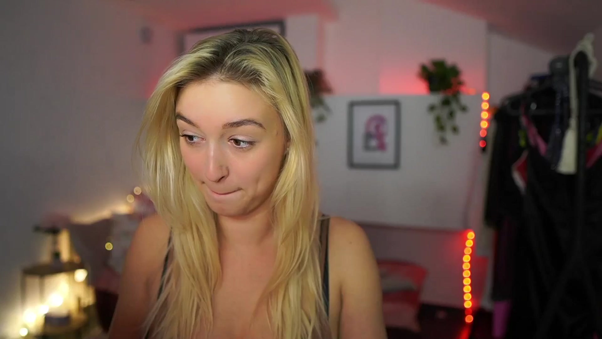 Gallery image thumbnail from Alexis__Texas's myfreecams stream on, 11/23/2024, 16:30 image 11 of 20