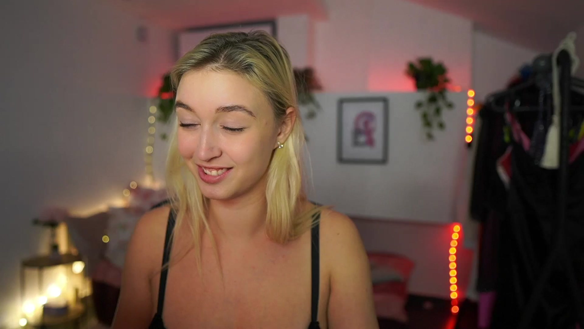 Gallery image thumbnail from Alexis__Texas's myfreecams stream on, 11/23/2024, 19:10 image 17 of 20