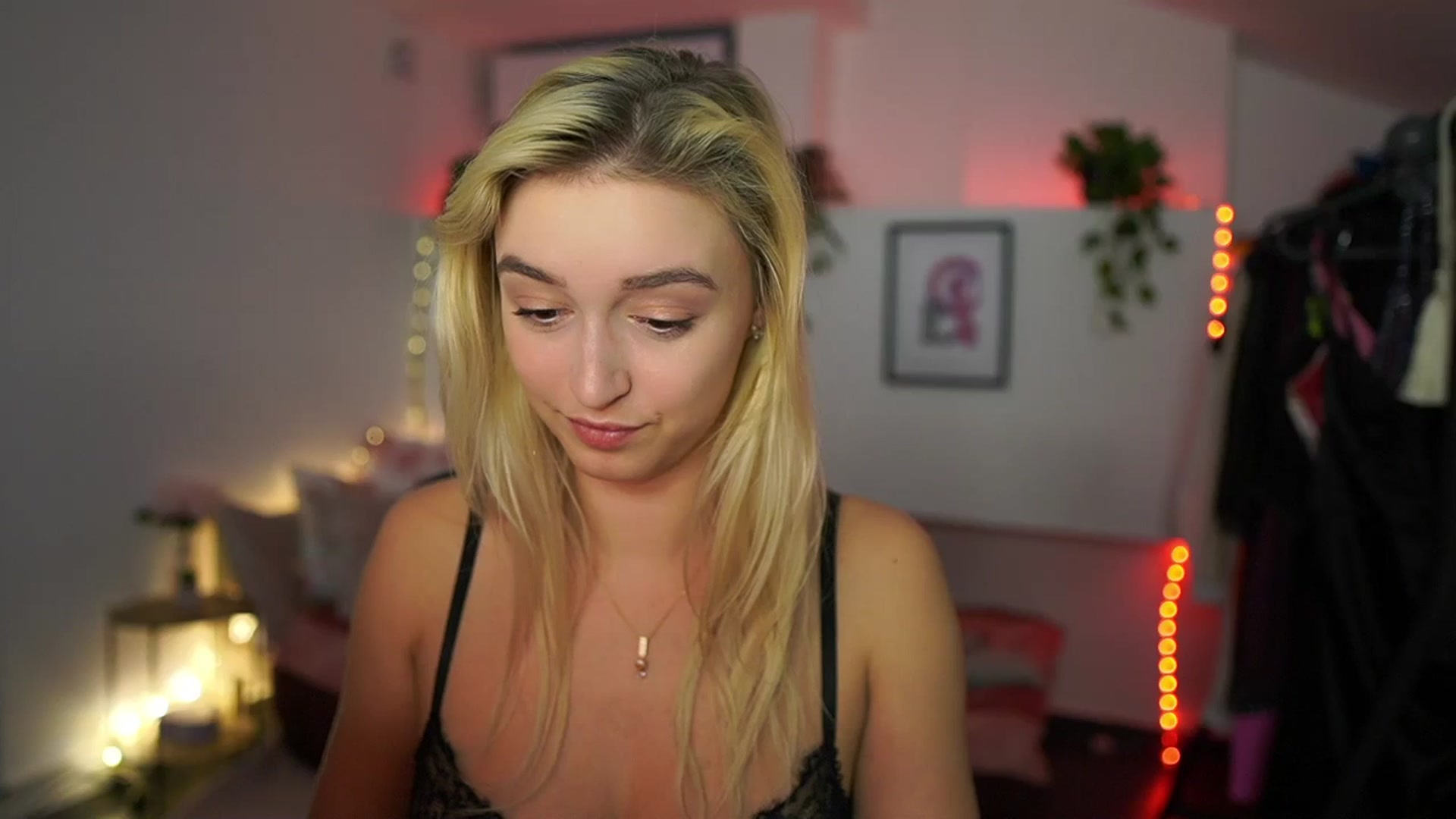Gallery image thumbnail from Alexis__Texas's myfreecams stream on, 11/26/2024, 21:43 image 10 of 20