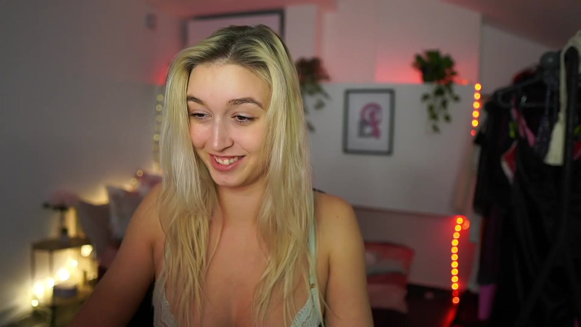 Gallery image thumbnail from Alexis__Texas's myfreecams stream on, 11/28/2024, 24:32 image 1 of 20