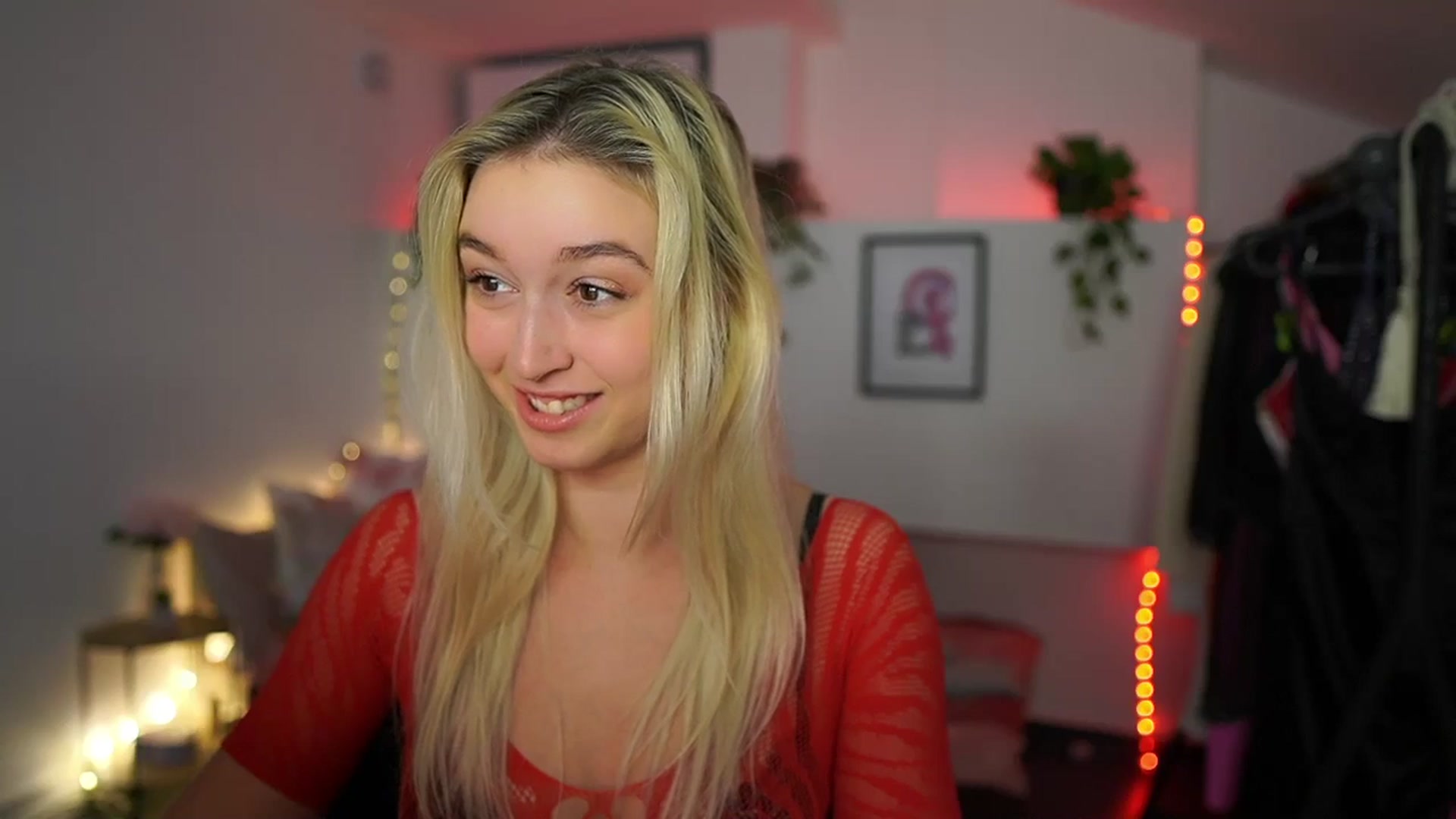 Gallery image thumbnail from Alexis__Texas's myfreecams stream on, 11/29/2024, 20:30 image 8 of 20