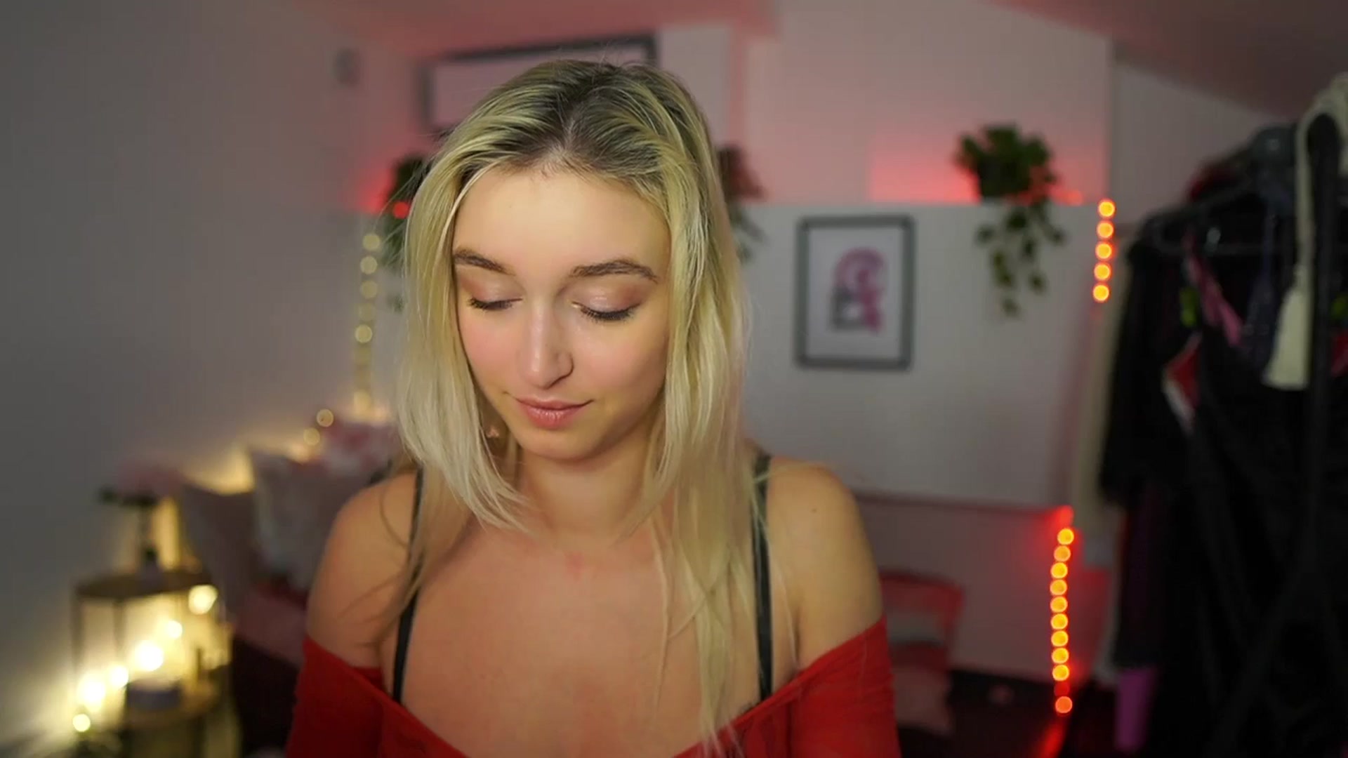 Gallery image thumbnail from Alexis__Texas's myfreecams stream on, 11/29/2024, 20:30 image 19 of 20