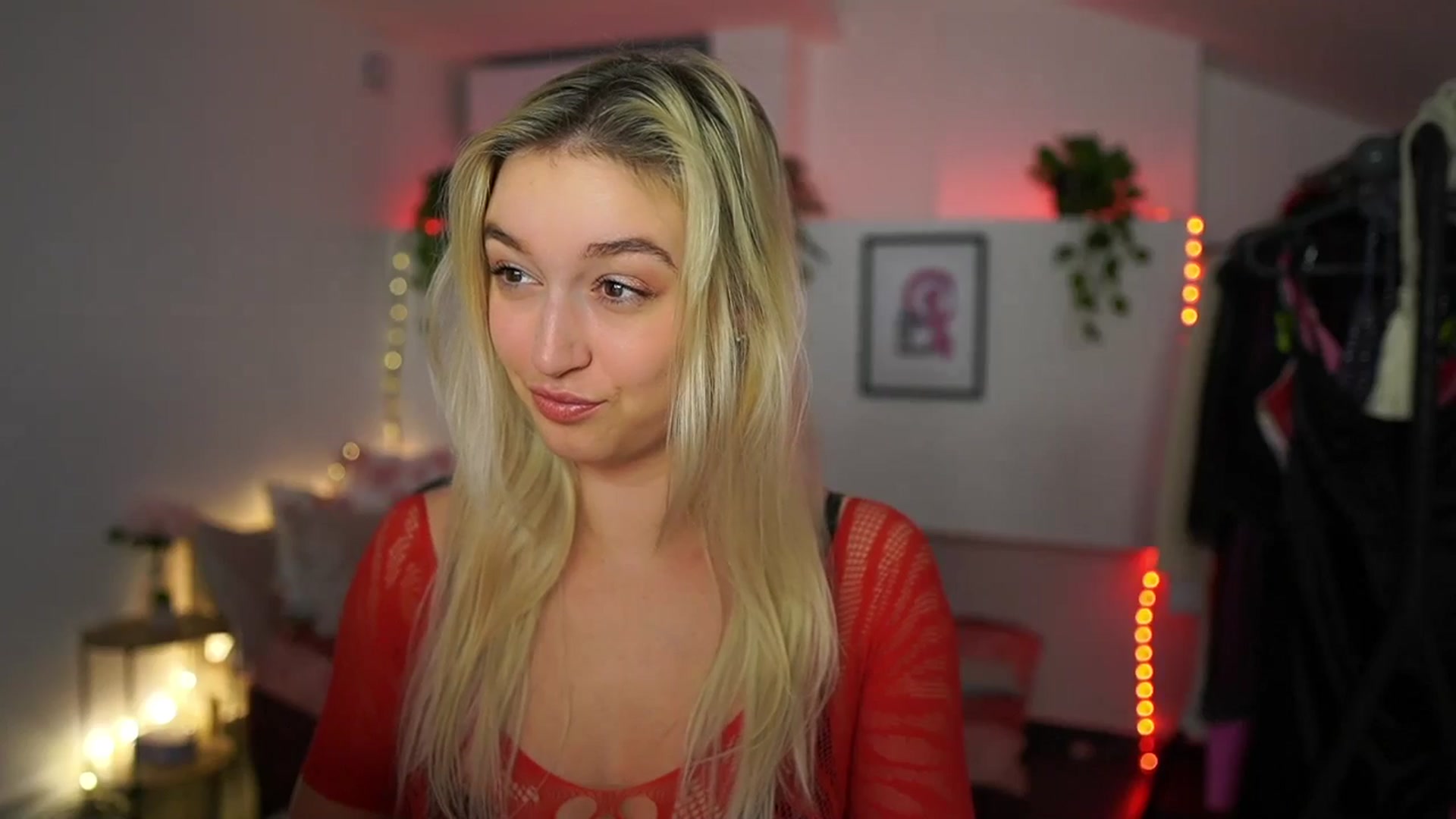 Gallery image thumbnail from Alexis__Texas's myfreecams stream on, 11/29/2024, 20:30 image 10 of 20