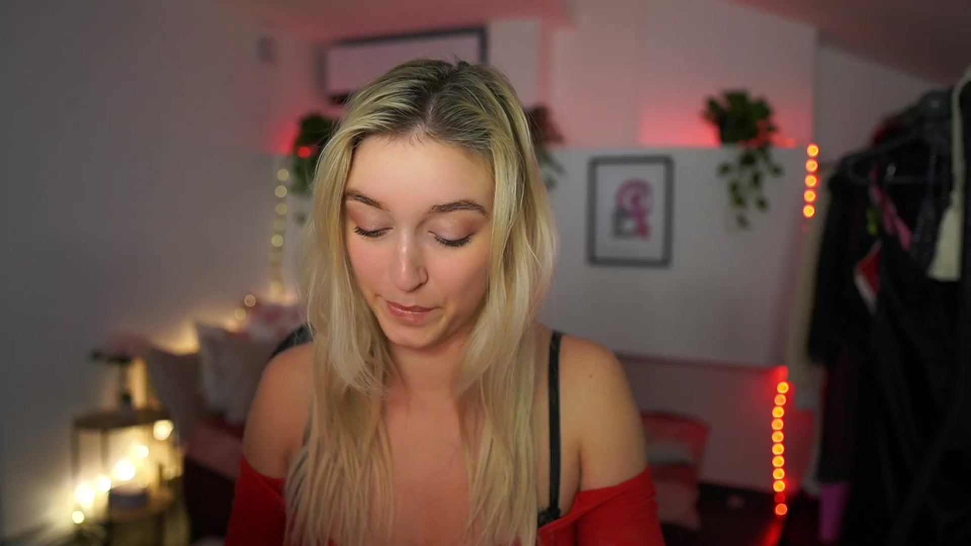 Gallery image thumbnail from Alexis__Texas's myfreecams stream on, 11/29/2024, 20:48 image 16 of 20