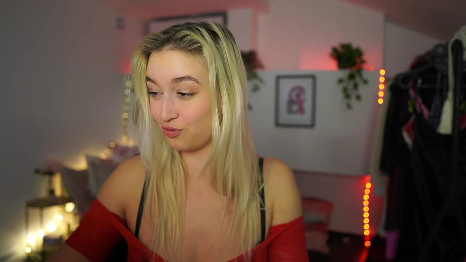 Gallery image thumbnail from Alexis__Texas's myfreecams stream on, 11/29/2024, 20:48 image 1 of 20