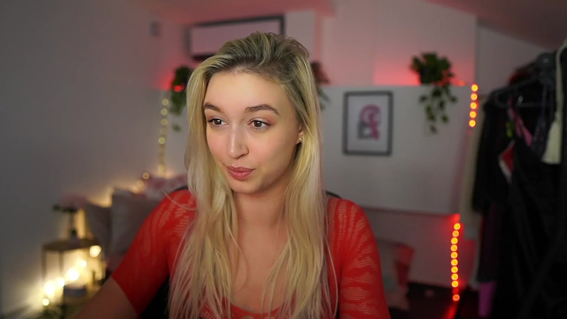 Gallery image thumbnail from Alexis__Texas's myfreecams stream on, 11/29/2024, 22:20 image 3 of 20