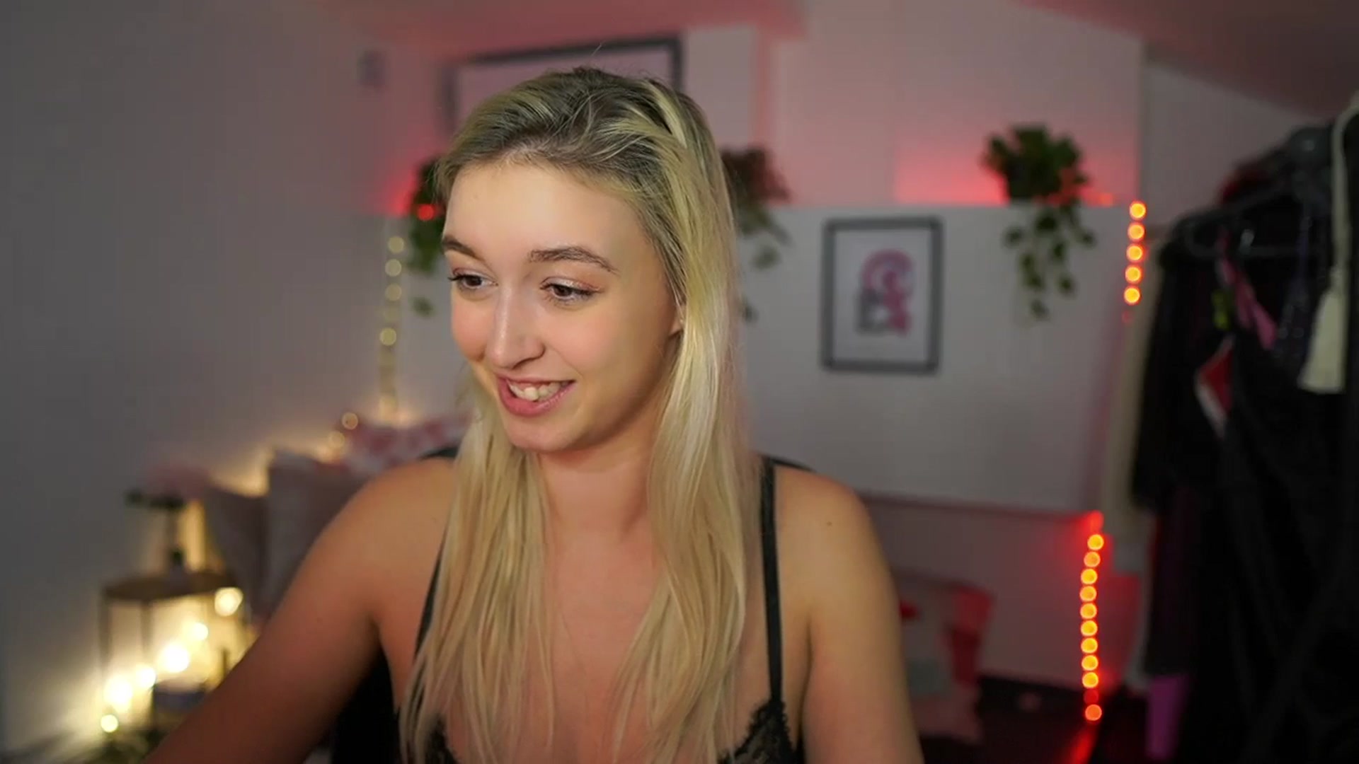 Gallery image thumbnail from Alexis__Texas's myfreecams stream on, 11/29/2024, 22:20 image 20 of 20