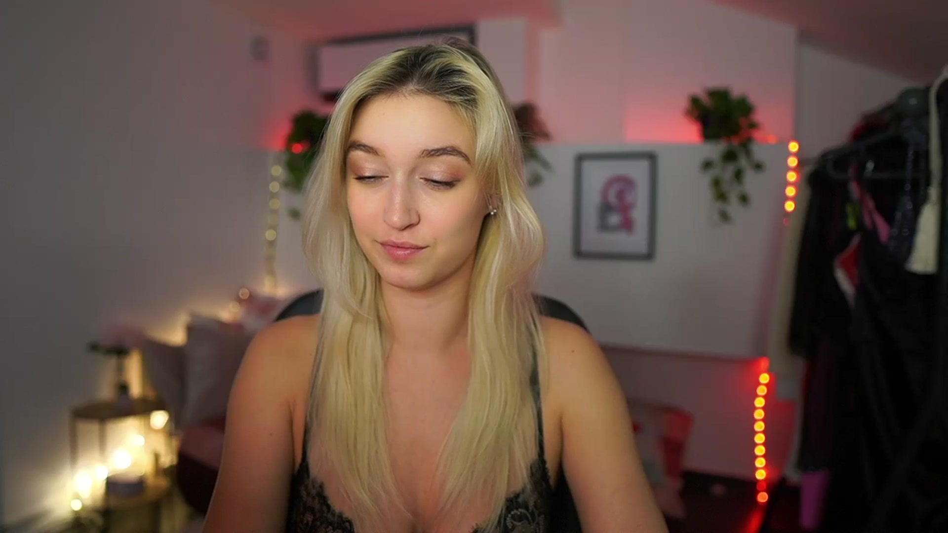 Gallery image thumbnail from Alexis__Texas's myfreecams stream on, 11/30/2024, 24:09 image 4 of 20