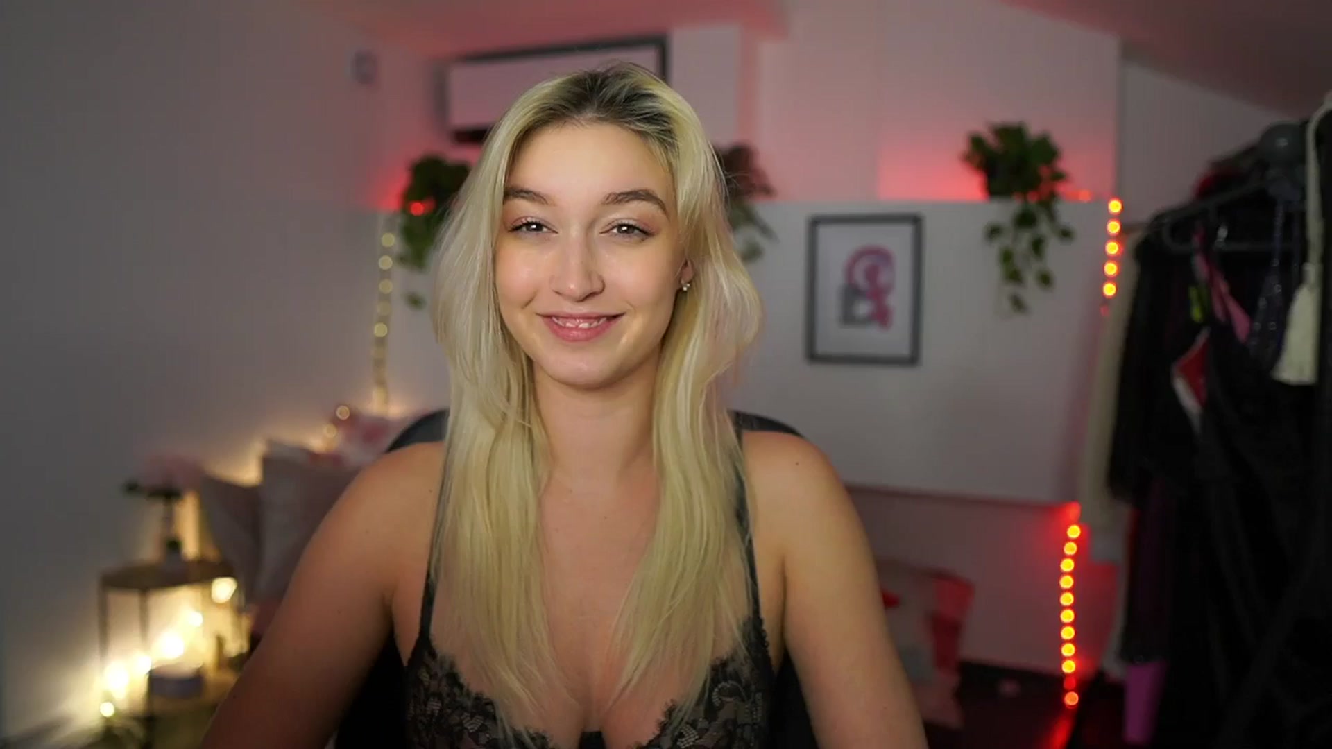 Gallery image thumbnail from Alexis__Texas's myfreecams stream on, 11/30/2024, 24:09 image 1 of 20