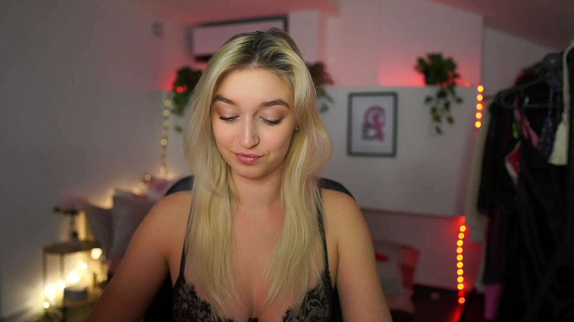 Gallery image thumbnail from Alexis__Texas's myfreecams stream on, 11/30/2024, 24:09 image 2 of 20