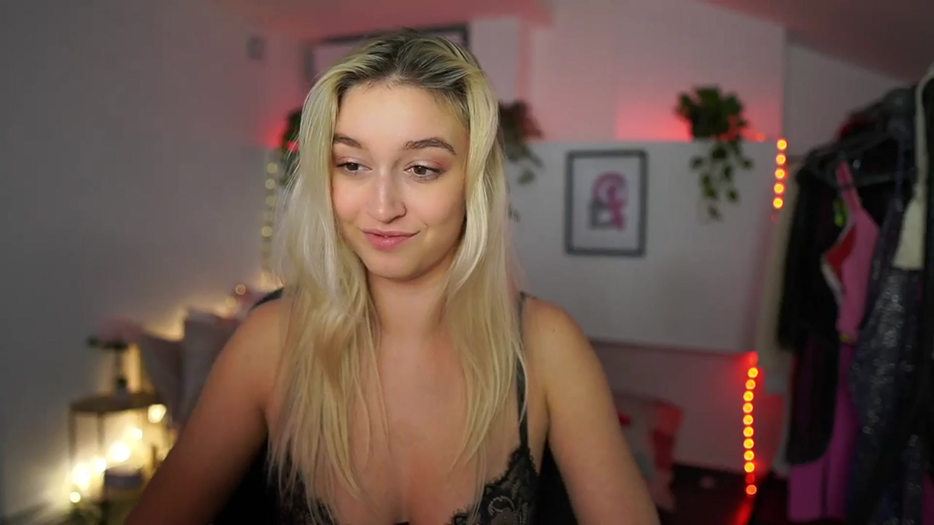 Gallery image thumbnail from Alexis__Texas's myfreecams stream on, 11/30/2024, 24:09 image 20 of 20