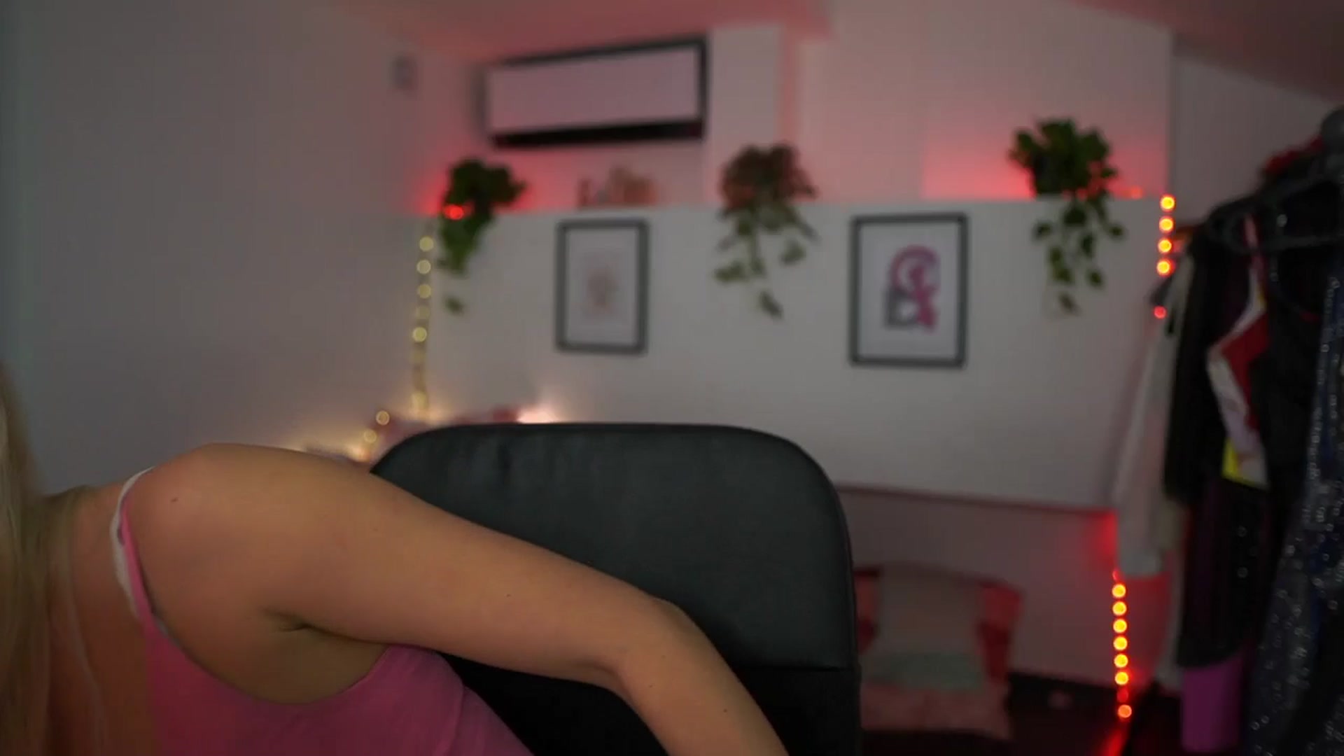 Gallery image thumbnail from Alexis__Texas's myfreecams stream on, 12/01/2024, 19:23 image 5 of 20