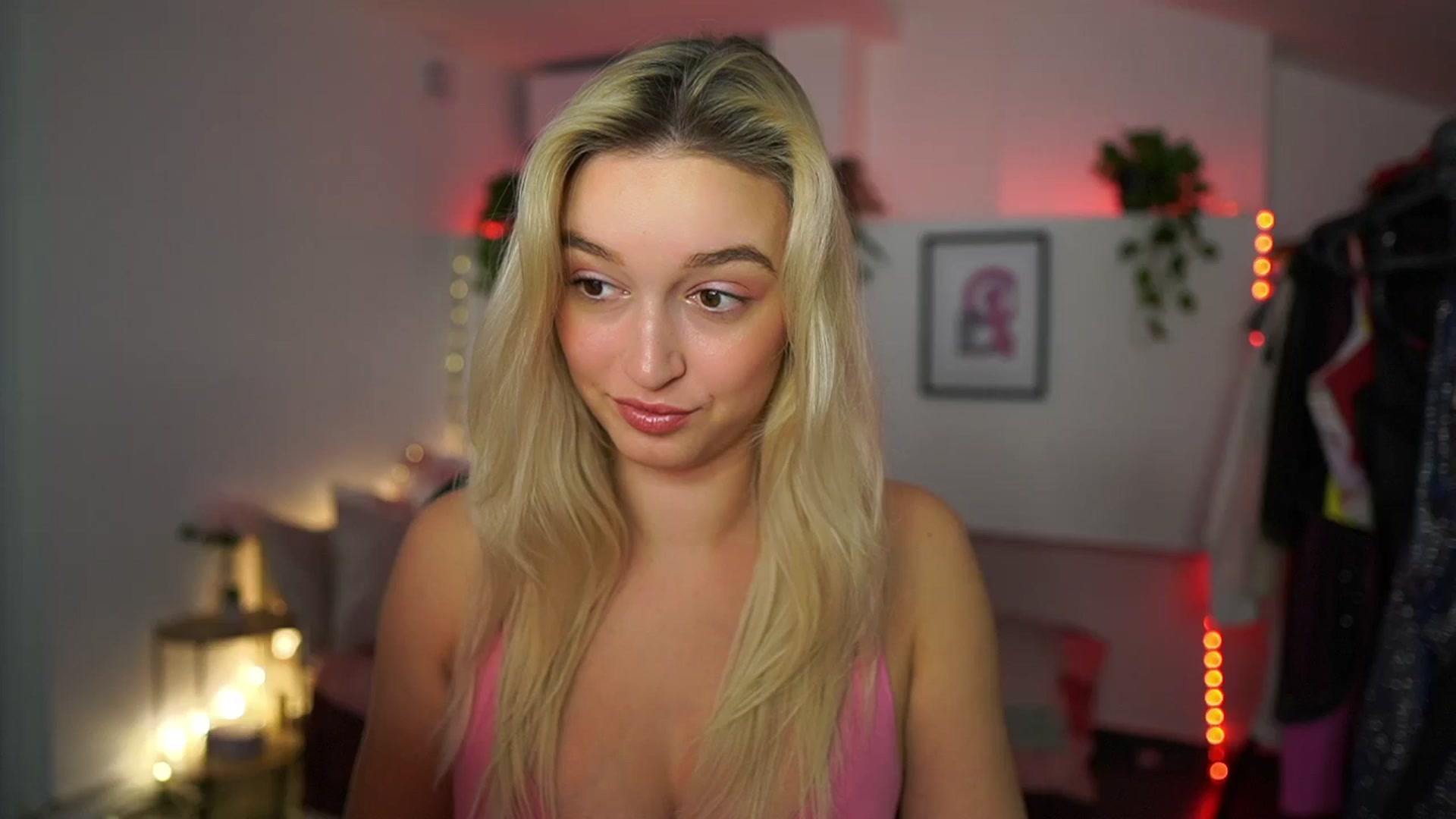 Gallery image thumbnail from Alexis__Texas's myfreecams stream on, 12/01/2024, 21:21 image 1 of 20