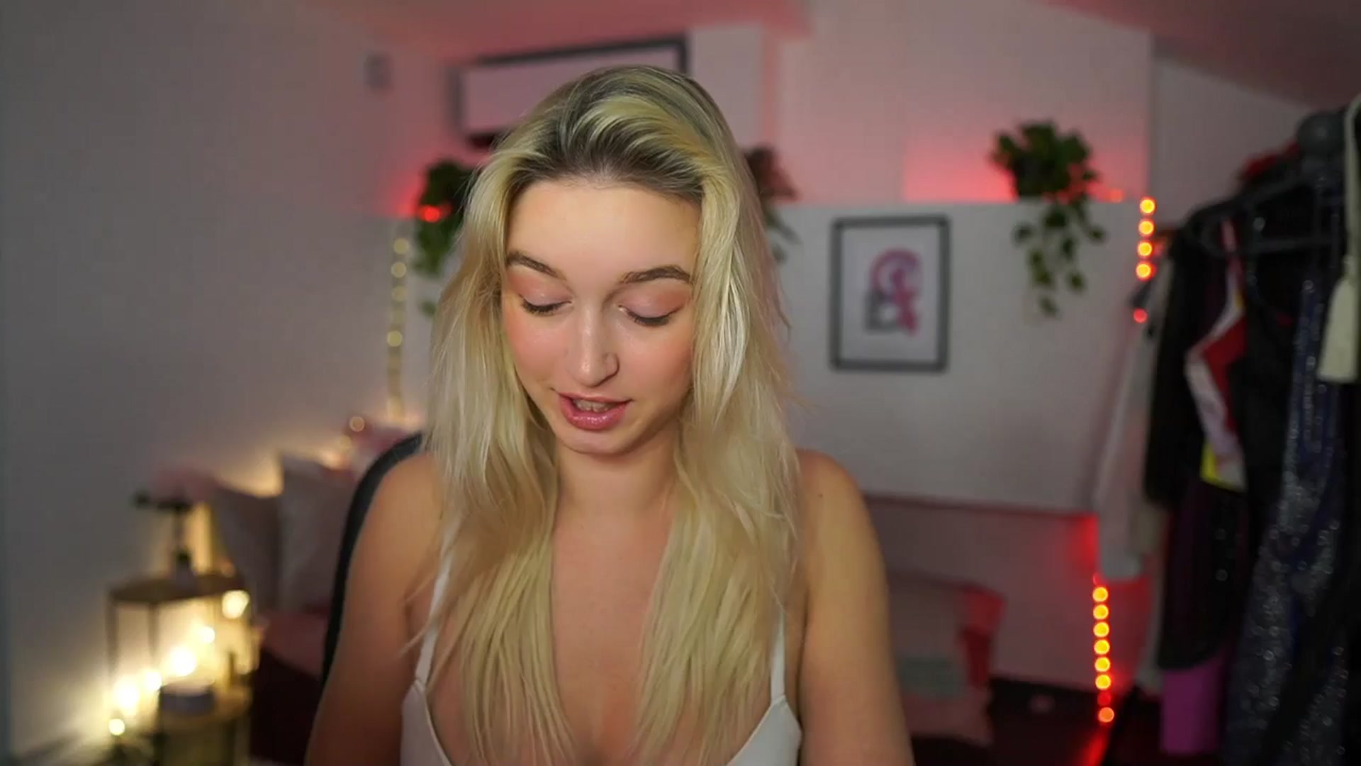 Gallery image thumbnail from Alexis__Texas's myfreecams stream on, 12/01/2024, 21:55 image 2 of 20