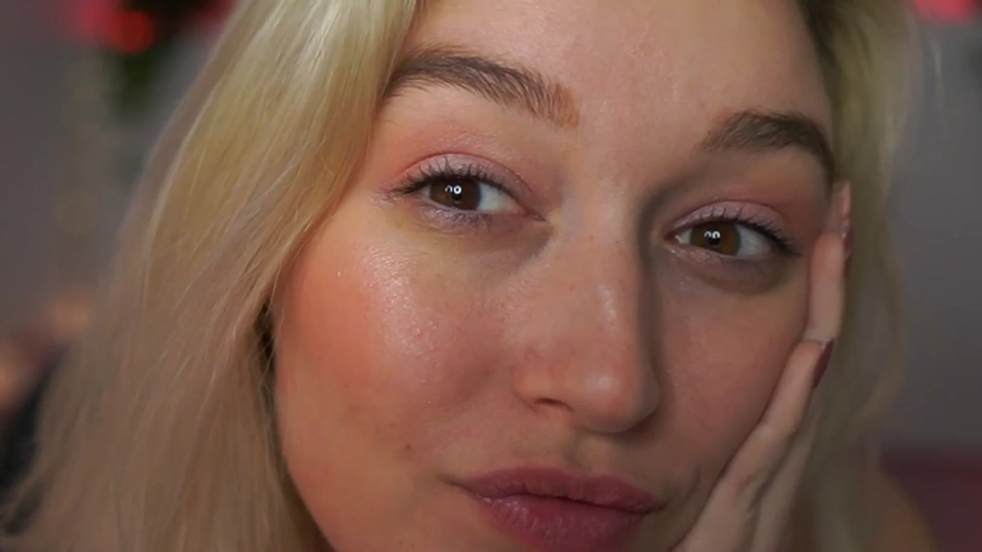 Gallery image thumbnail from Alexis__Texas's myfreecams stream on, 12/01/2024, 23:15 image 13 of 20