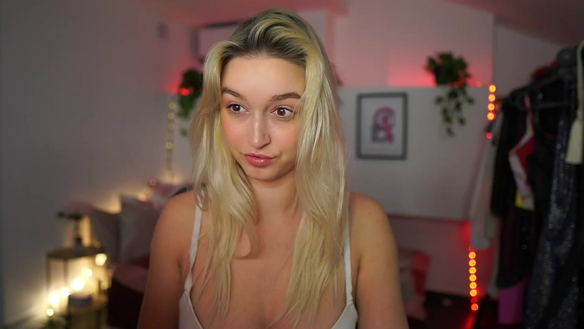Gallery image thumbnail from Alexis__Texas's myfreecams stream on, 12/01/2024, 23:15 image 20 of 20