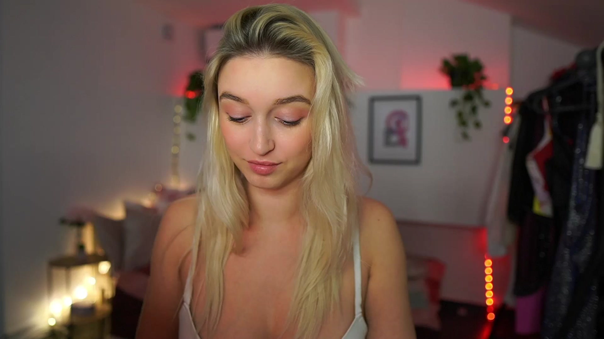 Gallery image thumbnail from Alexis__Texas's myfreecams stream on, 12/01/2024, 23:15 image 15 of 20