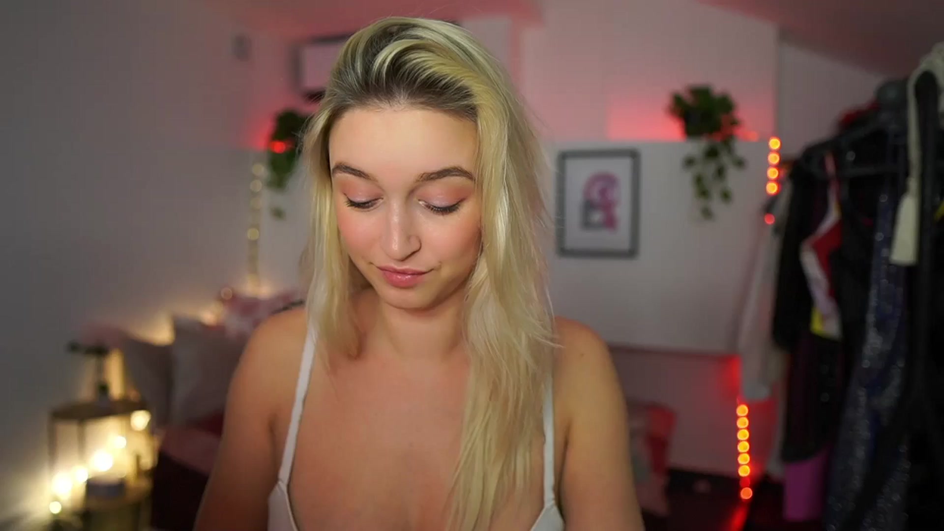 Gallery image thumbnail from Alexis__Texas's myfreecams stream on, 12/02/2024, 24:01 image 1 of 20