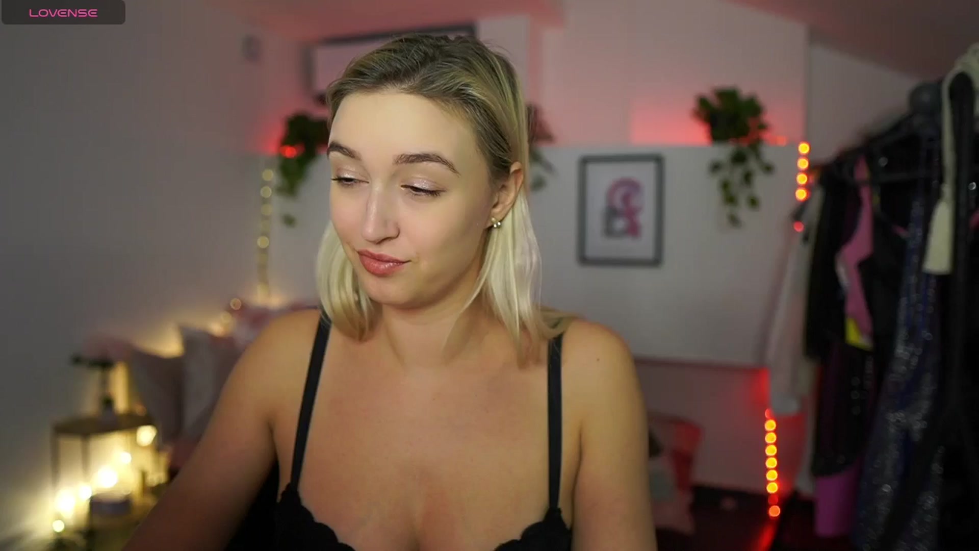 Gallery image thumbnail from Alexis__Texas's myfreecams stream on, 12/03/2024, 21:17 image 19 of 20