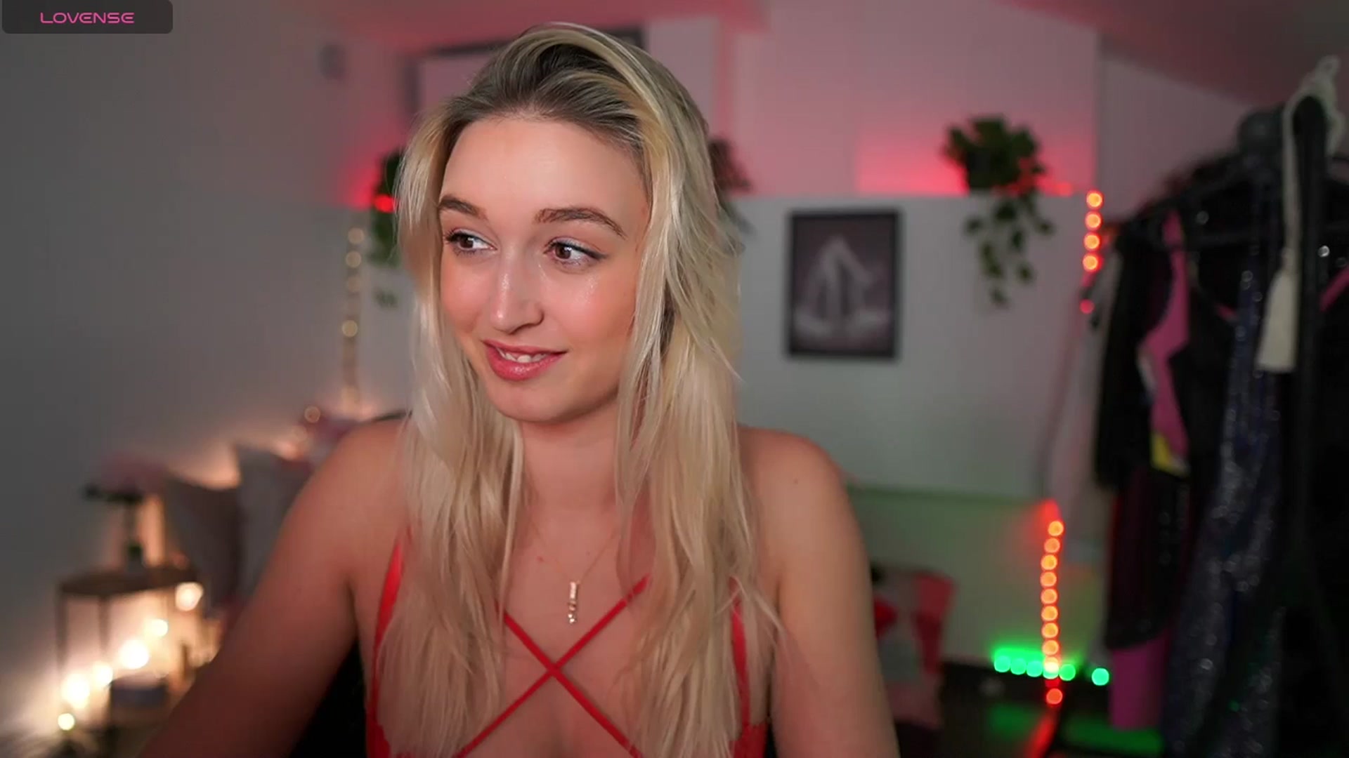 Gallery image thumbnail from Alexis__Texas's myfreecams stream on, 12/06/2024, 21:43 image 5 of 20