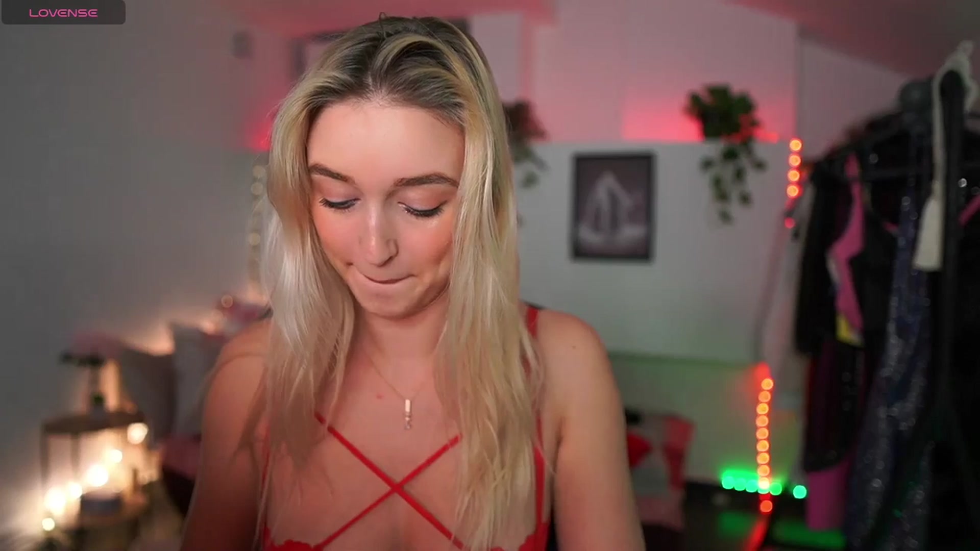 Gallery image thumbnail from Alexis__Texas's myfreecams stream on, 12/06/2024, 21:43 image 15 of 20