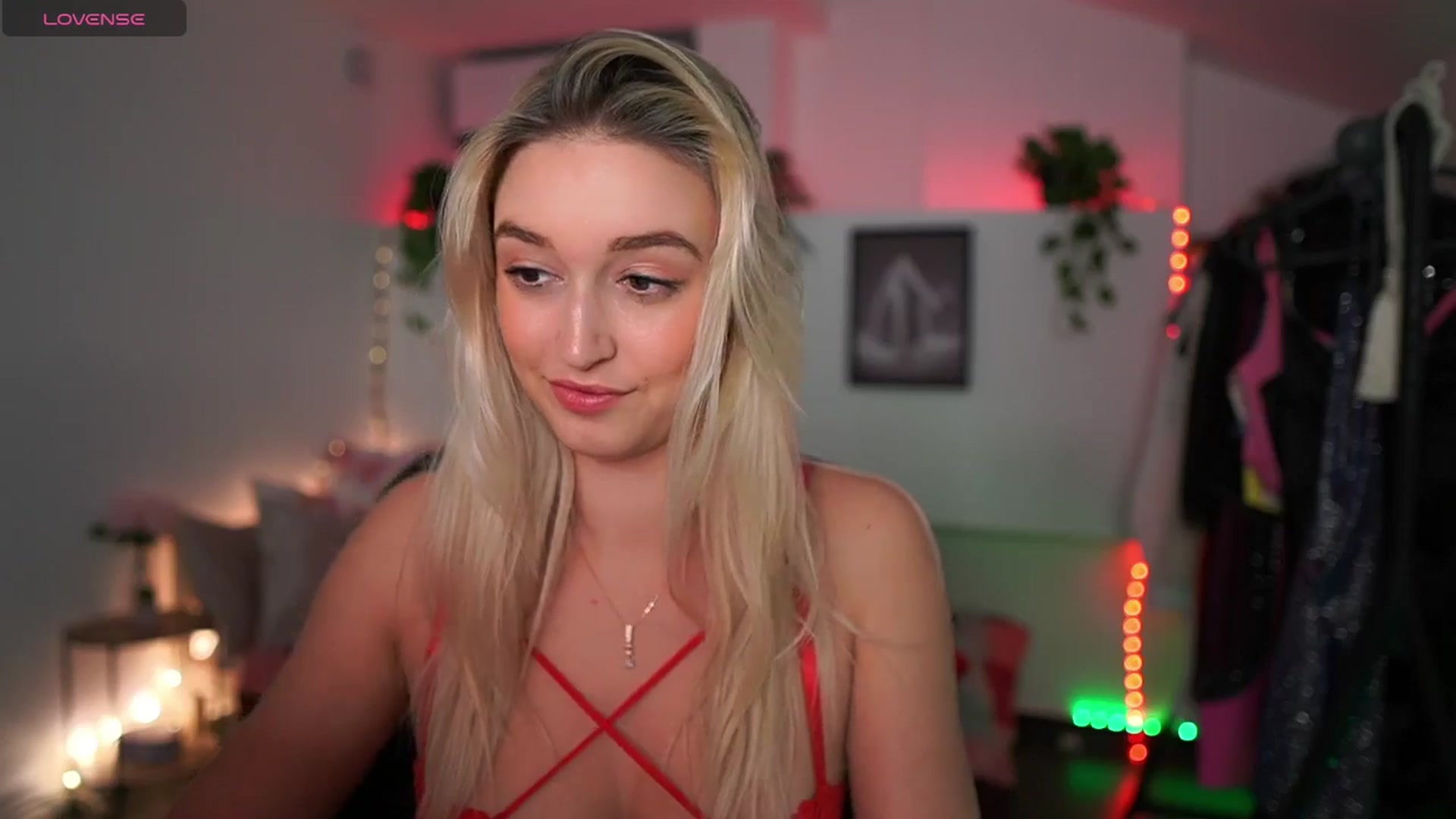Gallery image thumbnail from Alexis__Texas's myfreecams stream on, 12/06/2024, 21:43 image 4 of 20