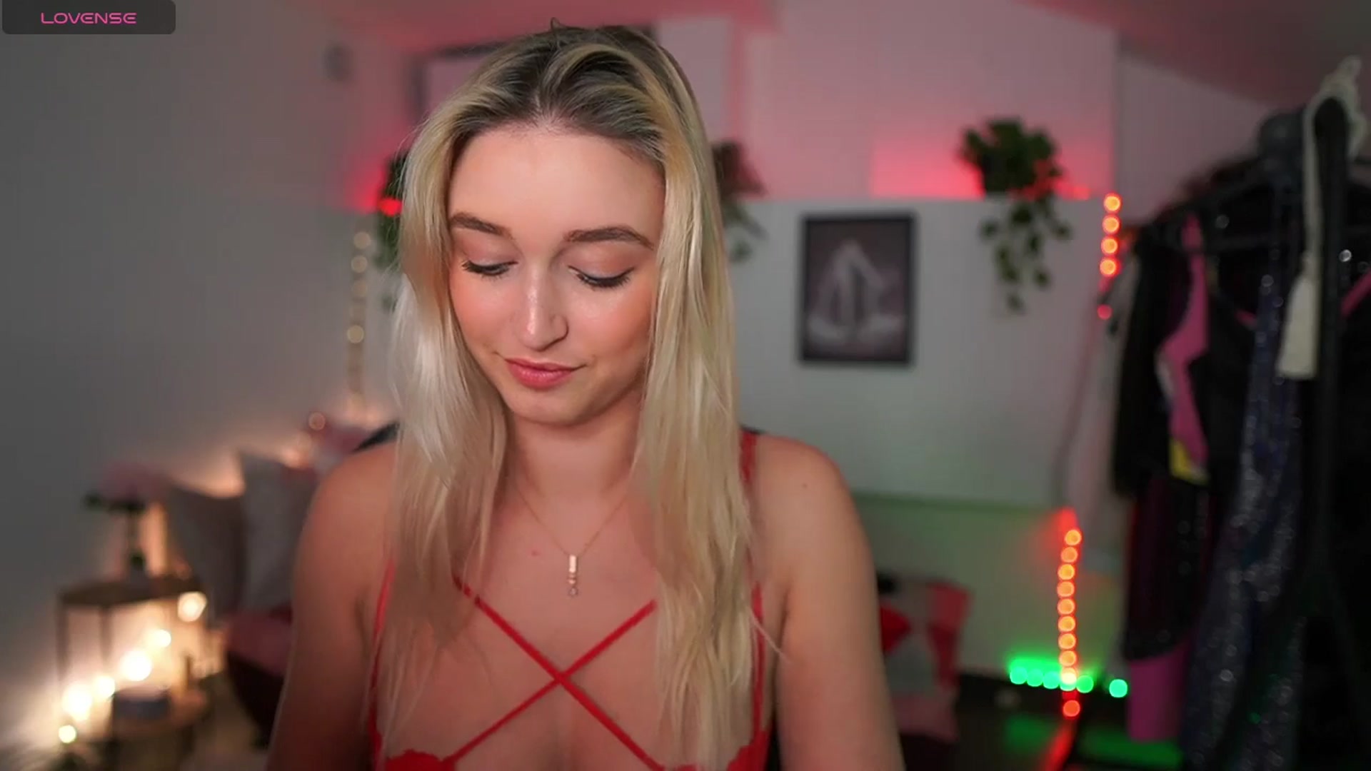 Gallery image thumbnail from Alexis__Texas's myfreecams stream on, 12/06/2024, 21:43 image 17 of 20