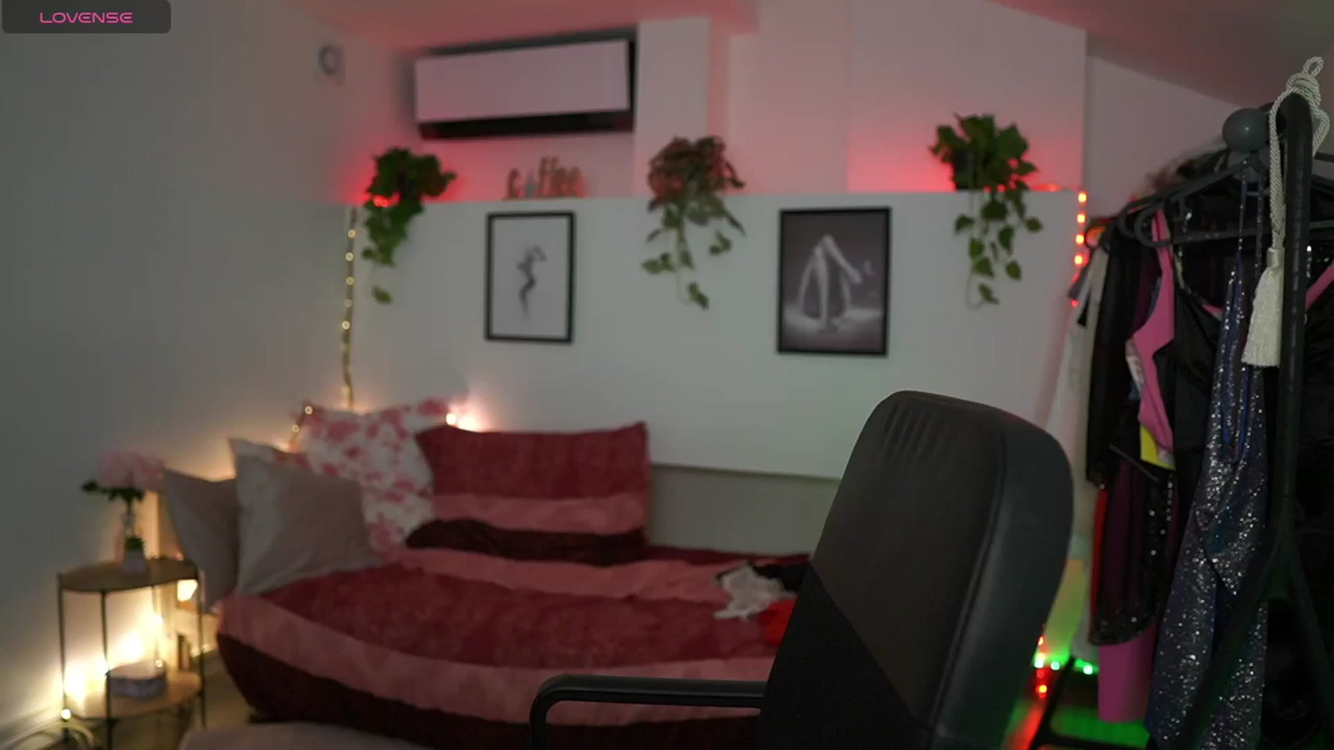 Gallery image thumbnail from Alexis__Texas's myfreecams stream on, 12/06/2024, 22:31 image 14 of 20