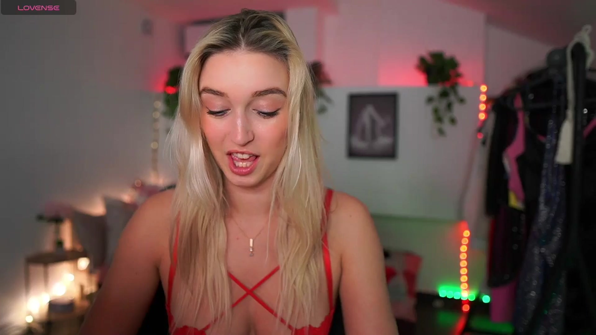 Gallery image thumbnail from Alexis__Texas's myfreecams stream on, 12/06/2024, 23:30 image 12 of 20