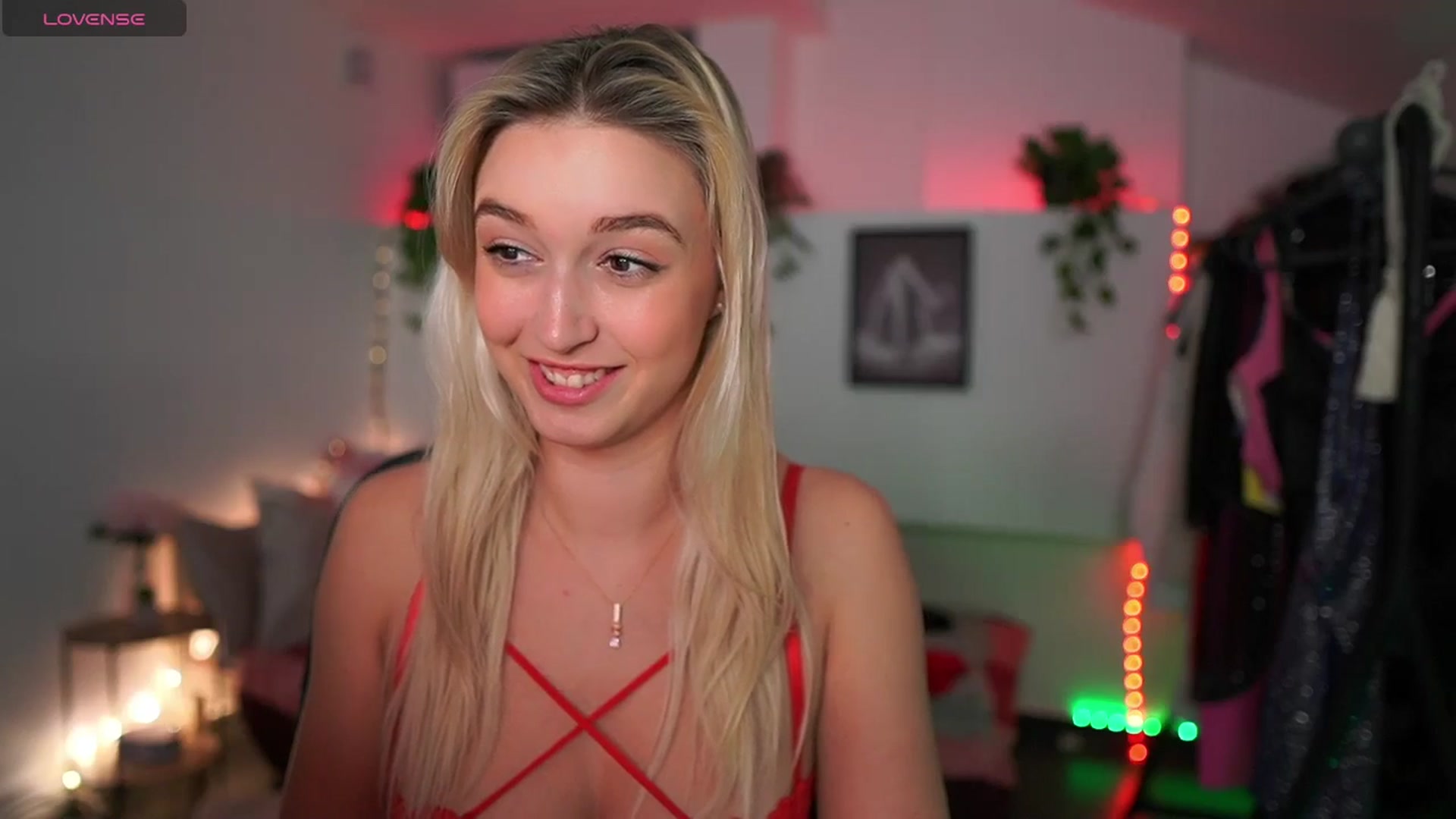 Gallery image thumbnail from Alexis__Texas's myfreecams stream on, 12/06/2024, 23:30 image 18 of 20