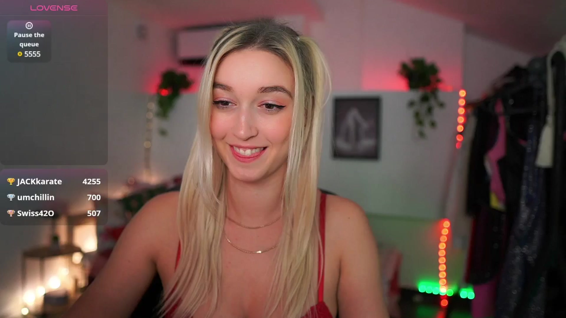 Gallery image thumbnail from Alexis__Texas's myfreecams stream on, 12/08/2024, 23:28 image 16 of 20